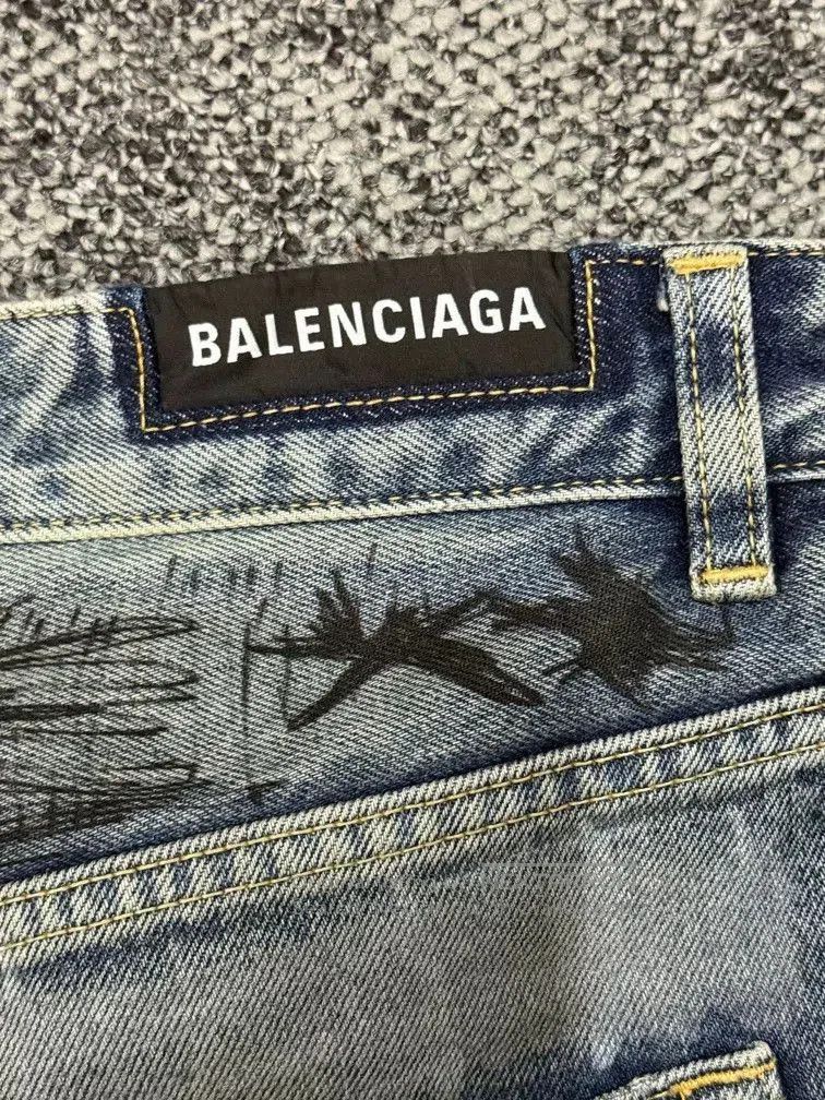 Balenciaga Balenciaga Unisex Graffiti Jeans. Size US 26 / EU 42 - 4 Thumbnail