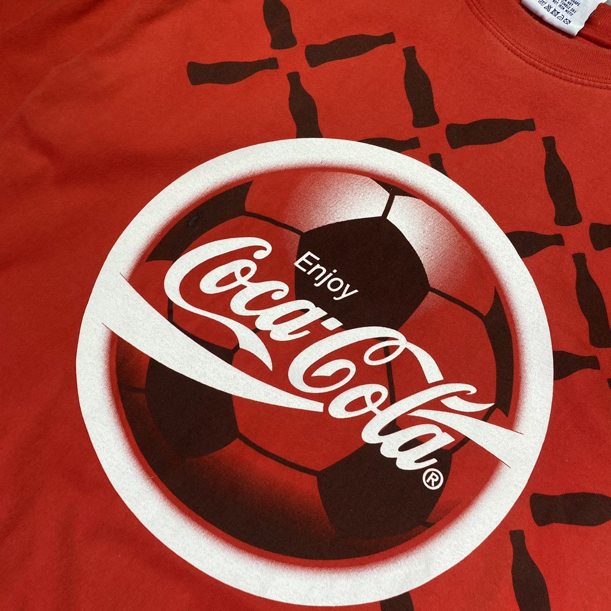 Vintage Vintage Coca Cola England Euro 1994 Overprinted tee Size US L / EU 52-54 / 3 - 5 Thumbnail