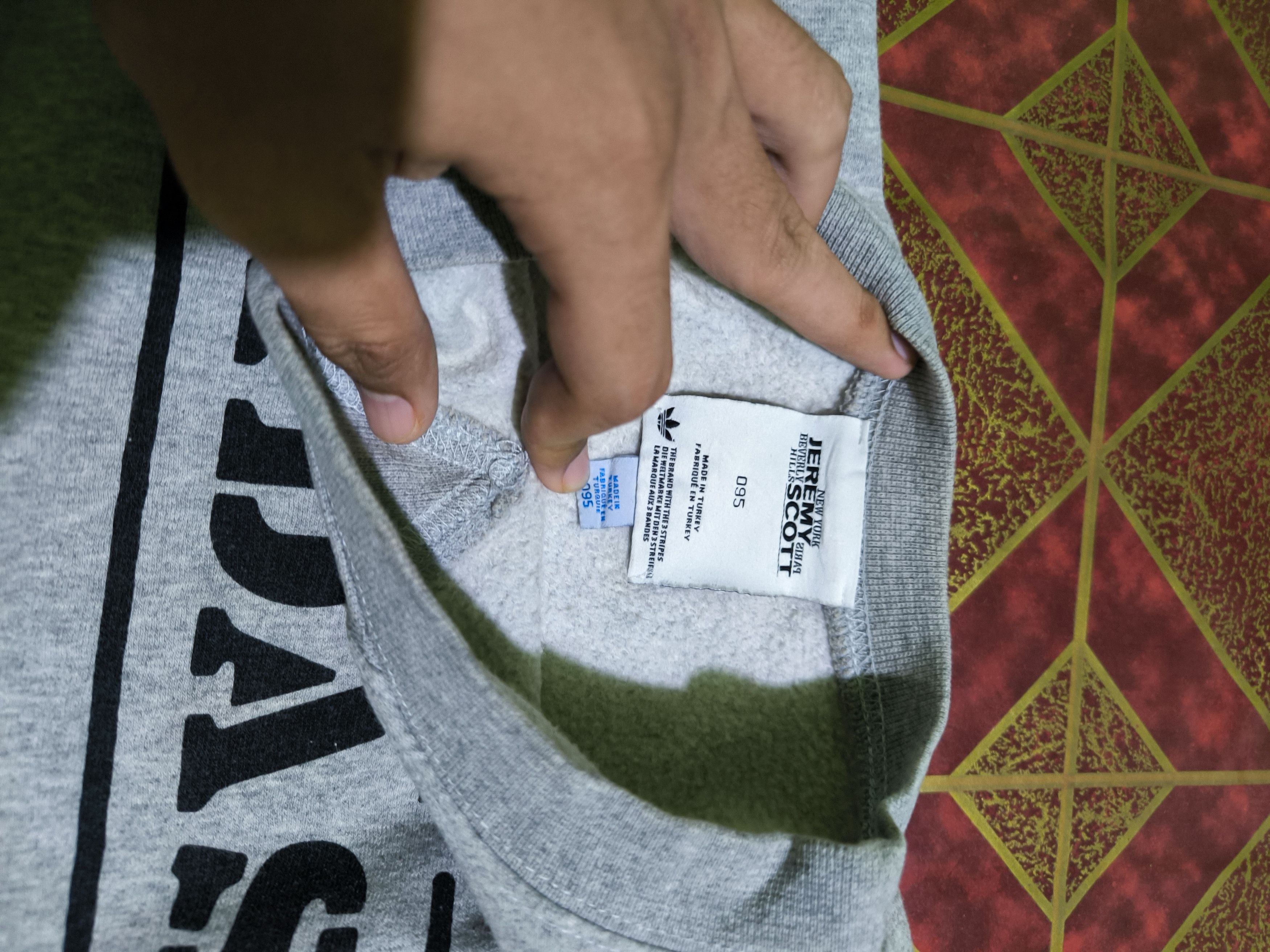 Adidas × Jeremy Scott Adidas X Jeremy Scott Sweat shirt Size US M / EU 48-50 / 2 - 9 Thumbnail