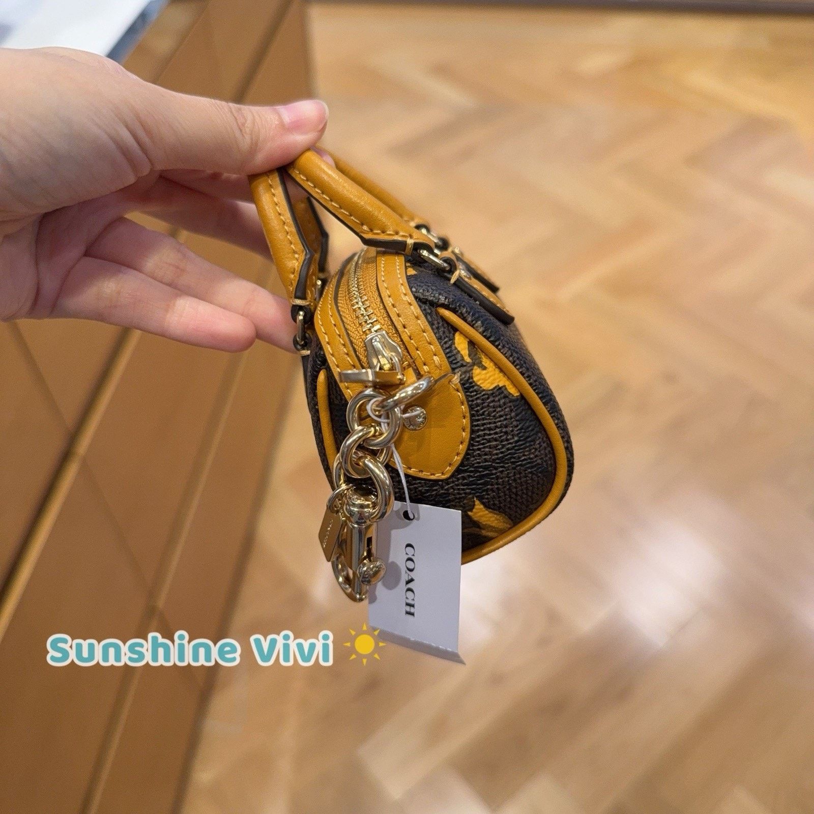 Coach NWT Coach Mini Rowan Keychain Charm Floral CCF12（no bag） Size ONE SIZE - 3 Thumbnail