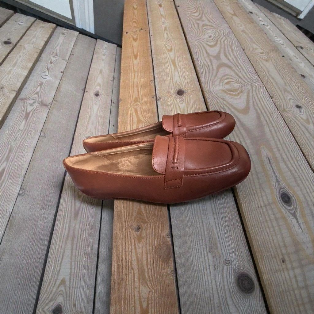 Easy Earl Life Easy Spirit Nadira Loafer NIB Size US 7 / IT 37 - 1 Thumbnail