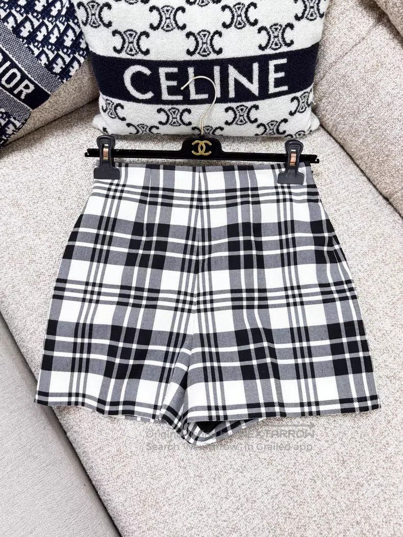 Dior Dior Beige and black plaid wool plaid shorts Size 42" / US 20 - 1 Thumbnail