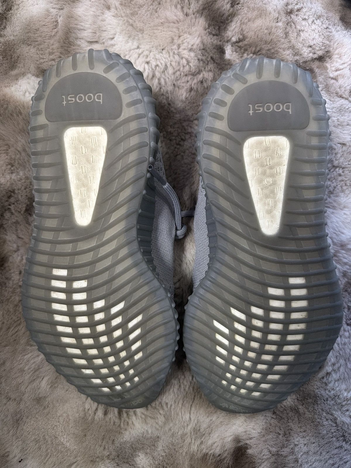 Yeezy Yeezy 350s Size US 7 / EU 40 - 3 Thumbnail