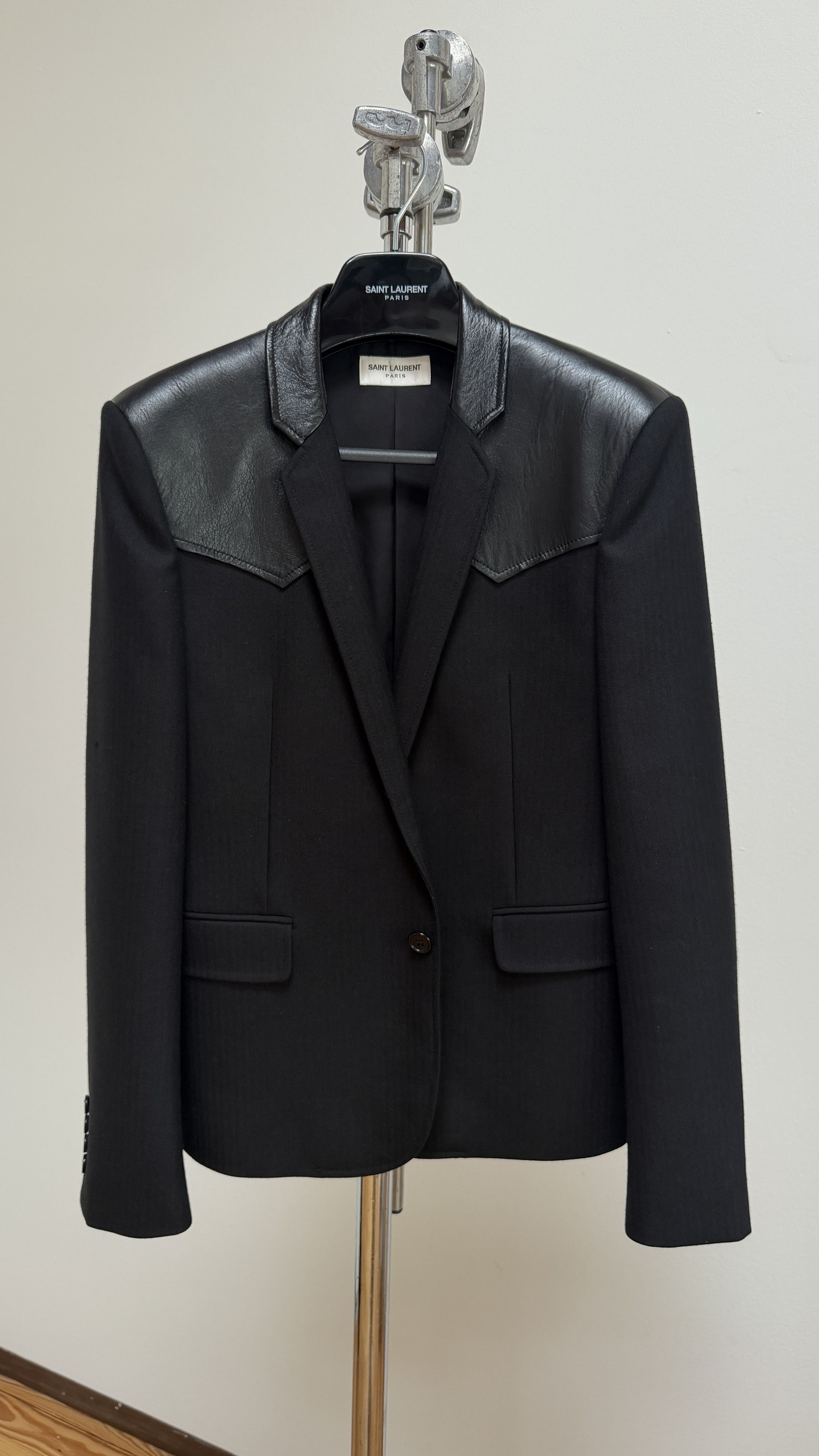Saint Laurent Paris Saint Laurent SS19 Runway leather shoulder blazer Size 46R - 1 Thumbnail