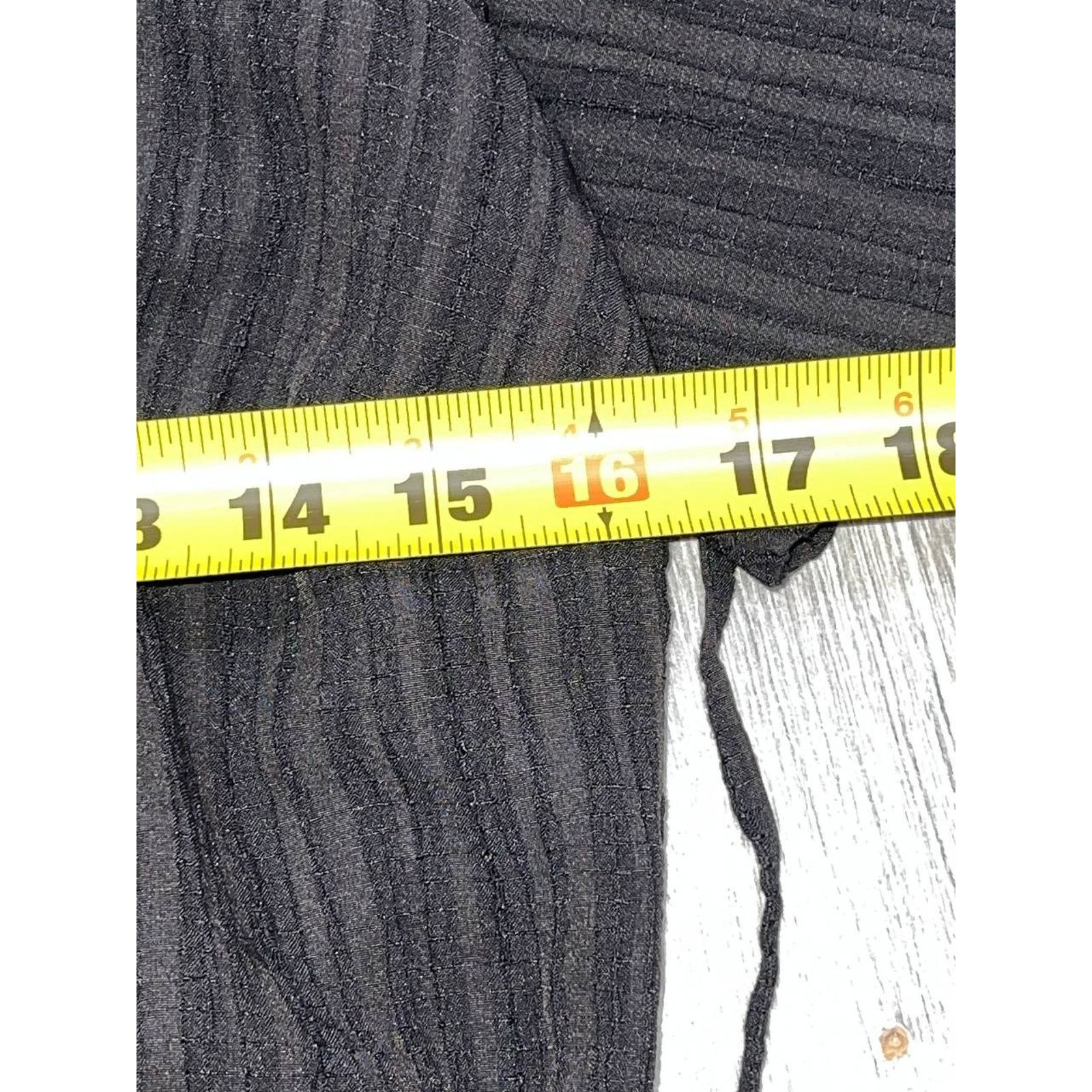 & Other Stories ASTR The Label Crop Short Slee Neck To & Black Small A003215 Size S / US 4 / IT 40 - 5 Thumbnail