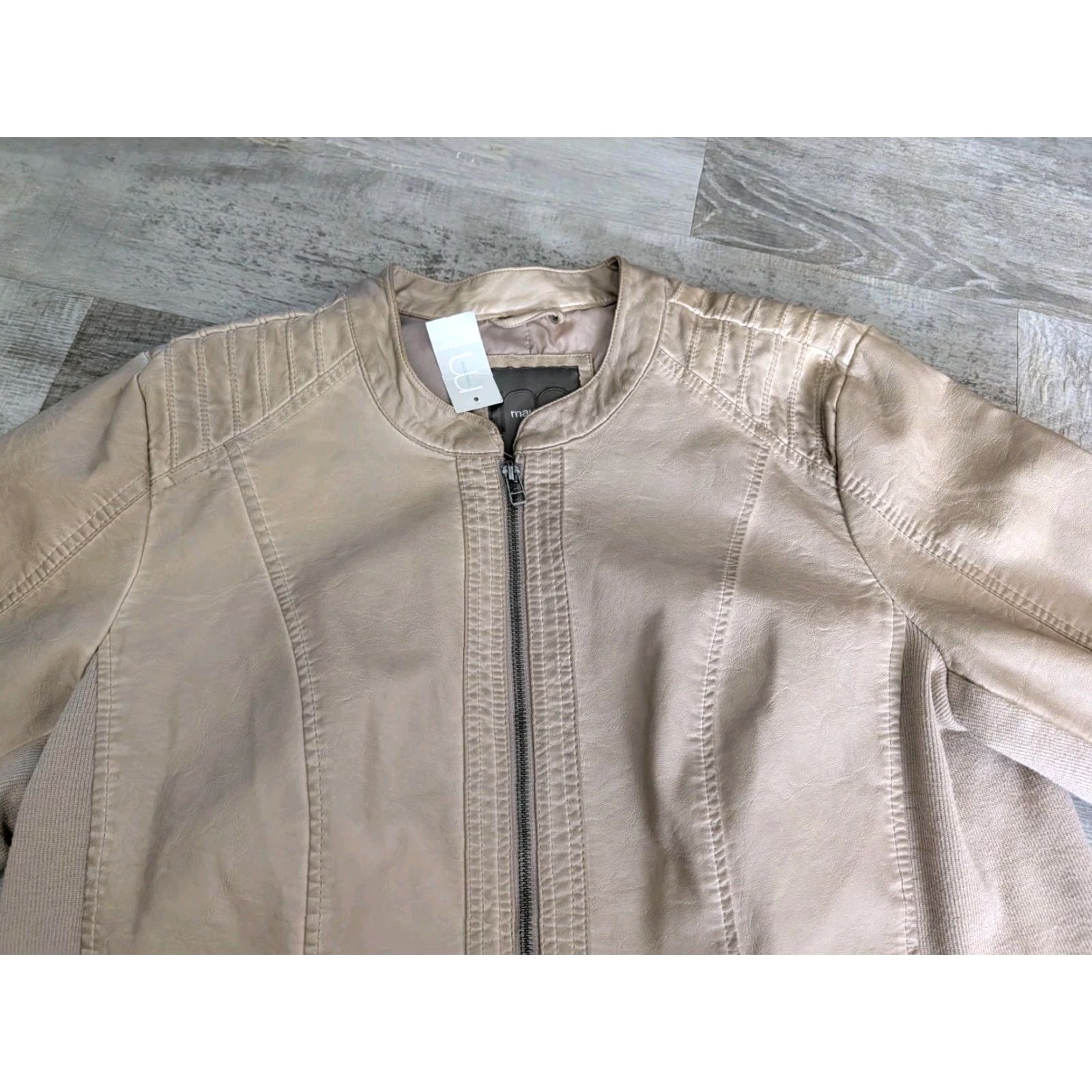 Vintage Maurices NWT Womens Size 2 Faux Leather Moto Jacket Coat Zipper Ribbed Knit Sides Short Length Long Sleeve Motorcycle Jacket Modern Punk Beiges Size XS / US 0-2 / IT 36-38 - 4 Thumbnail
