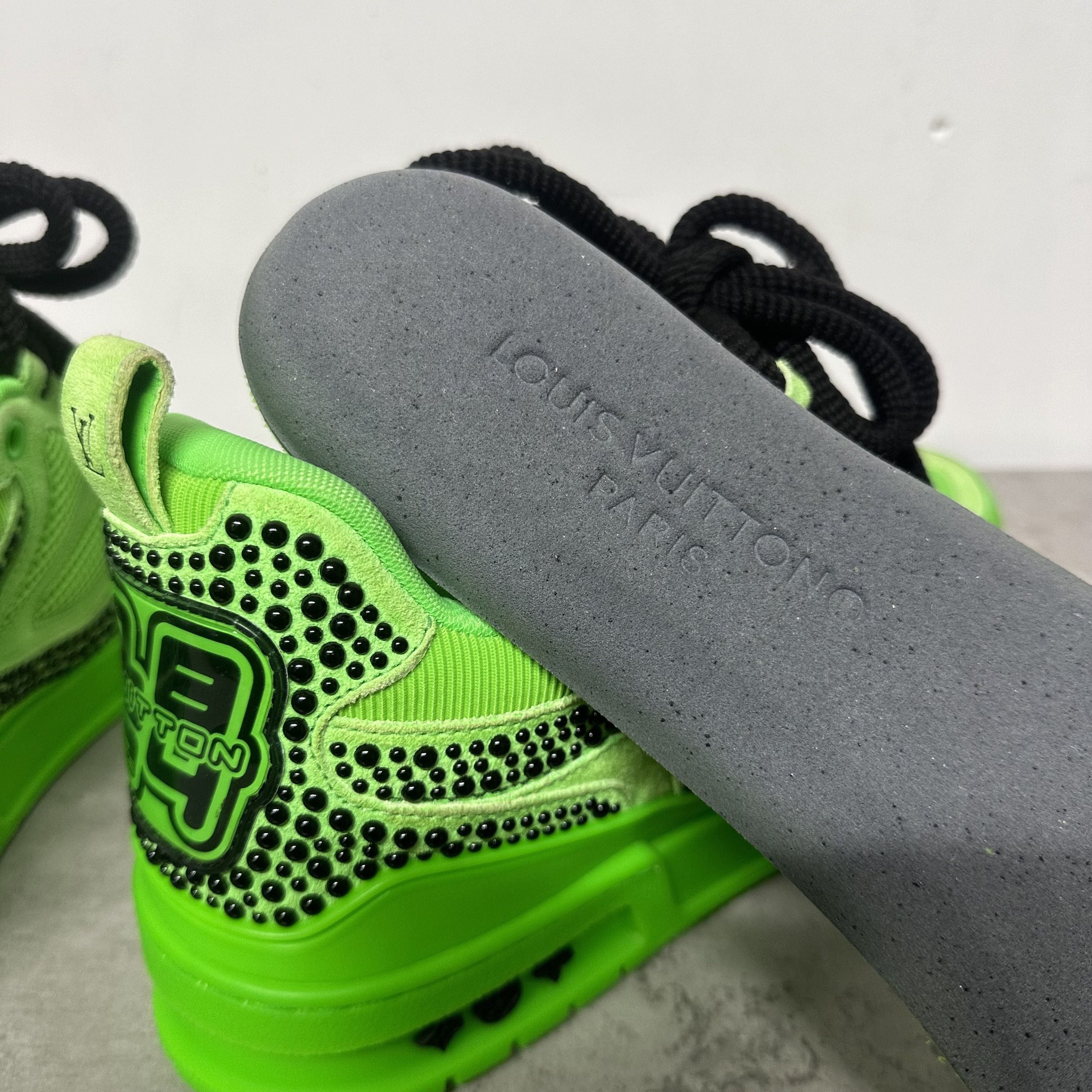 Louis Vuitton Louis Vuitton Skate US9.5 LV Trainer Mens green trainer Size US 9.5 / EU 42-43 - 14 Thumbnail
