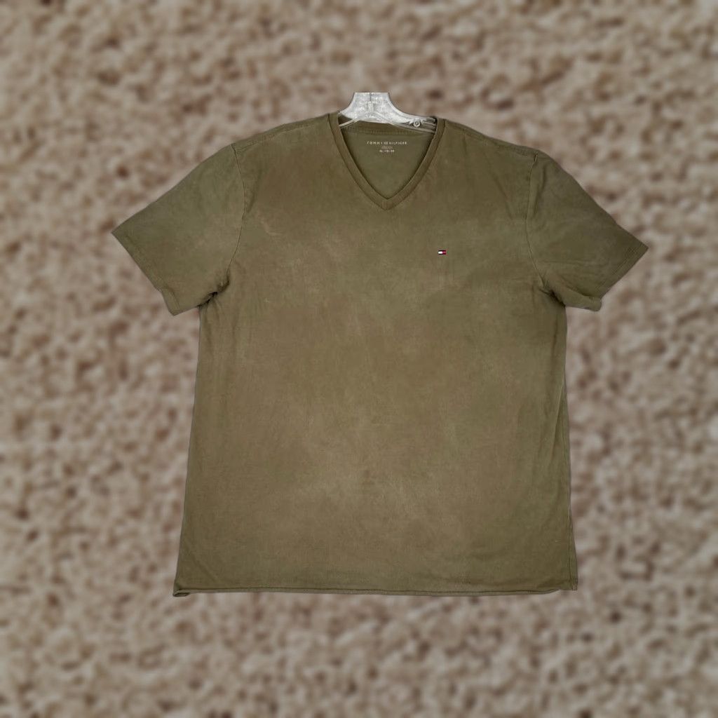 Tommy Hilfiger Tommy Hilfiger Shirt Adult XL Green V-Neck Cotton Jersey Short Sleeve Embroidered Logo Mens Size US XL / EU 56 / 4 - 1 Thumbnail
