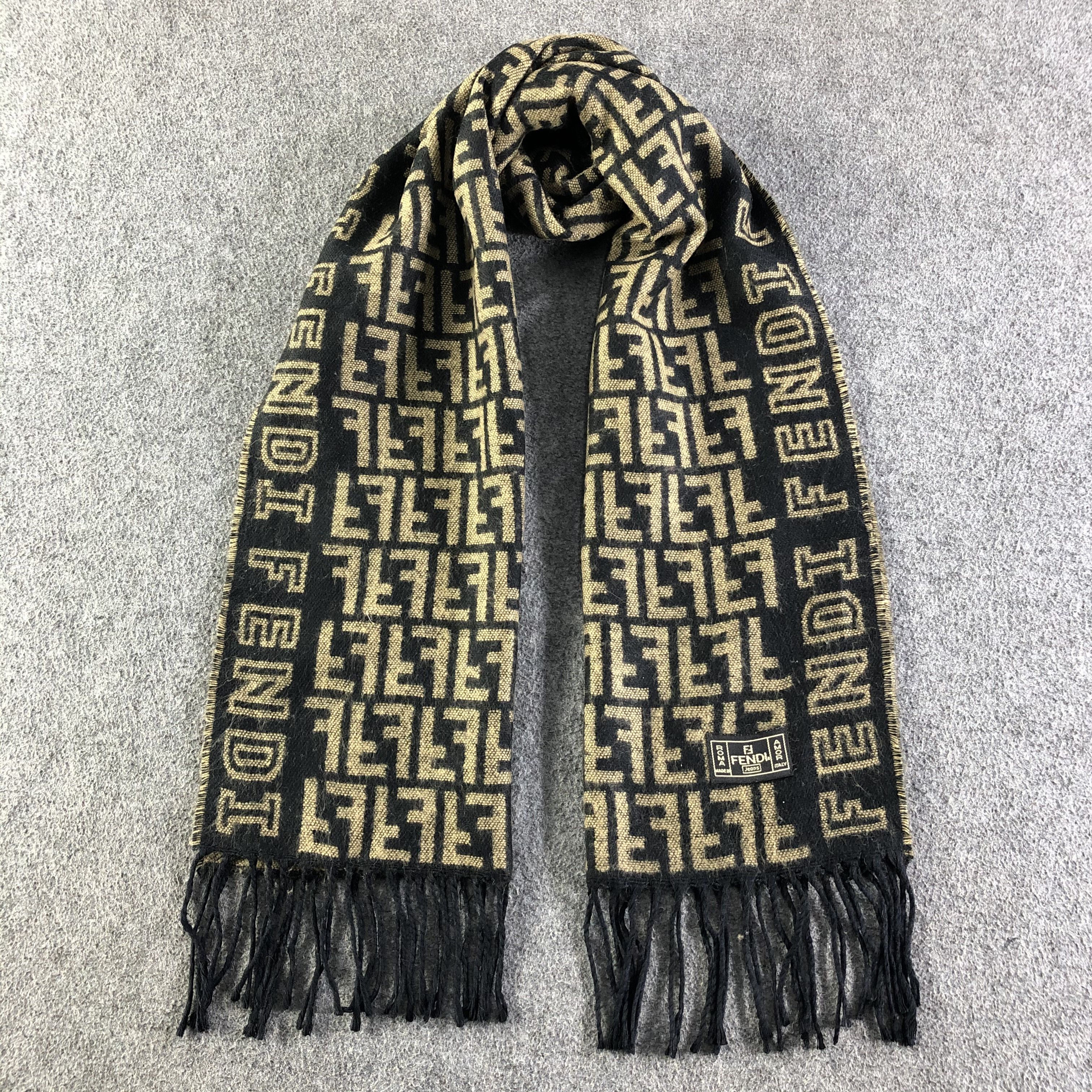 Fendi Fendi Scarf / Muffler / Neckwear Size ONE SIZE - 1 Thumbnail