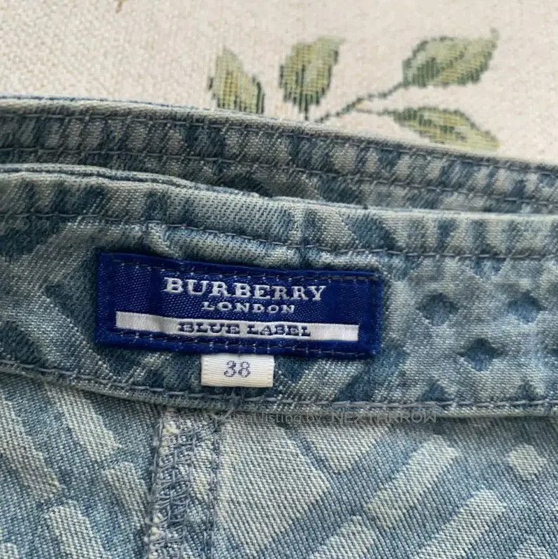 Burberry Burberry Light Blue Cotton Check Skirt. Size 28" / US 6 / IT 42 - 5 Thumbnail