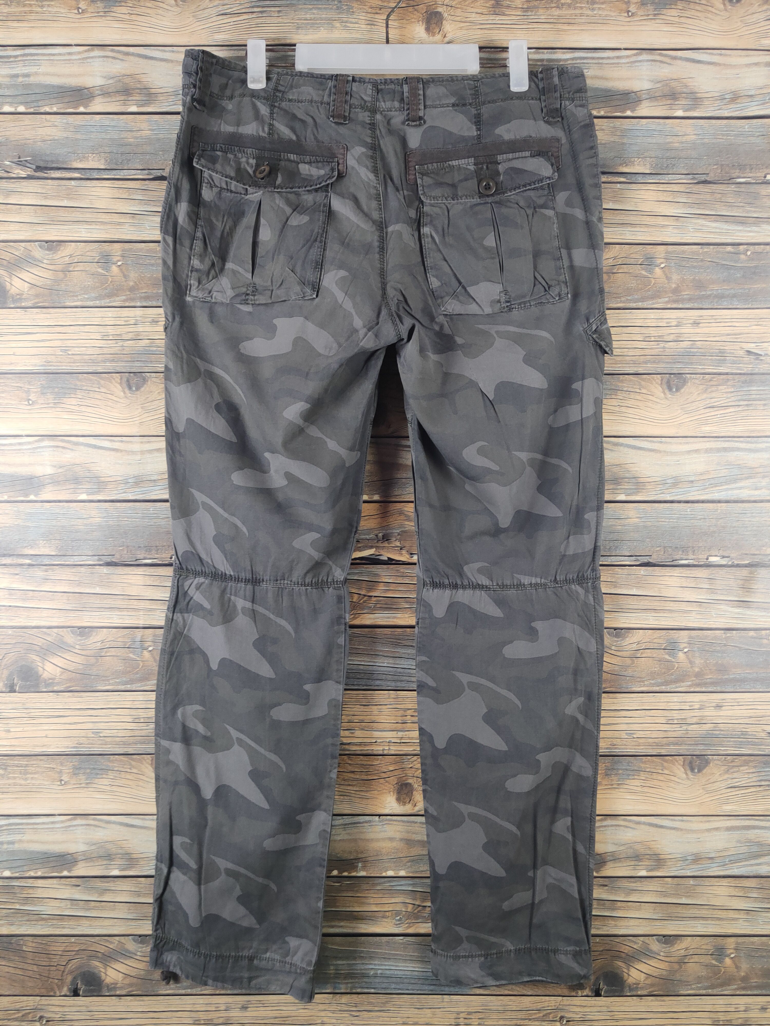 Japanese Brand DL Uniqlo Camouflage Multipocket Cargo Pants #2675 Size US 35 - 7 Thumbnail