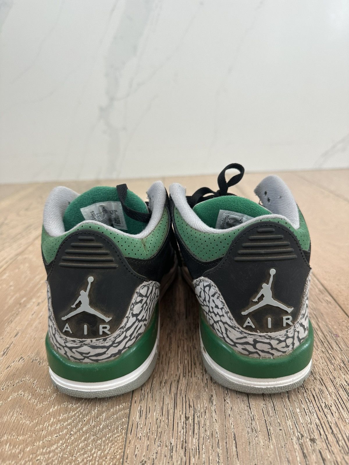 Jordan Brand Jordan 3 Retro Pine Green Size US 6 / EU 39 - 3 Thumbnail