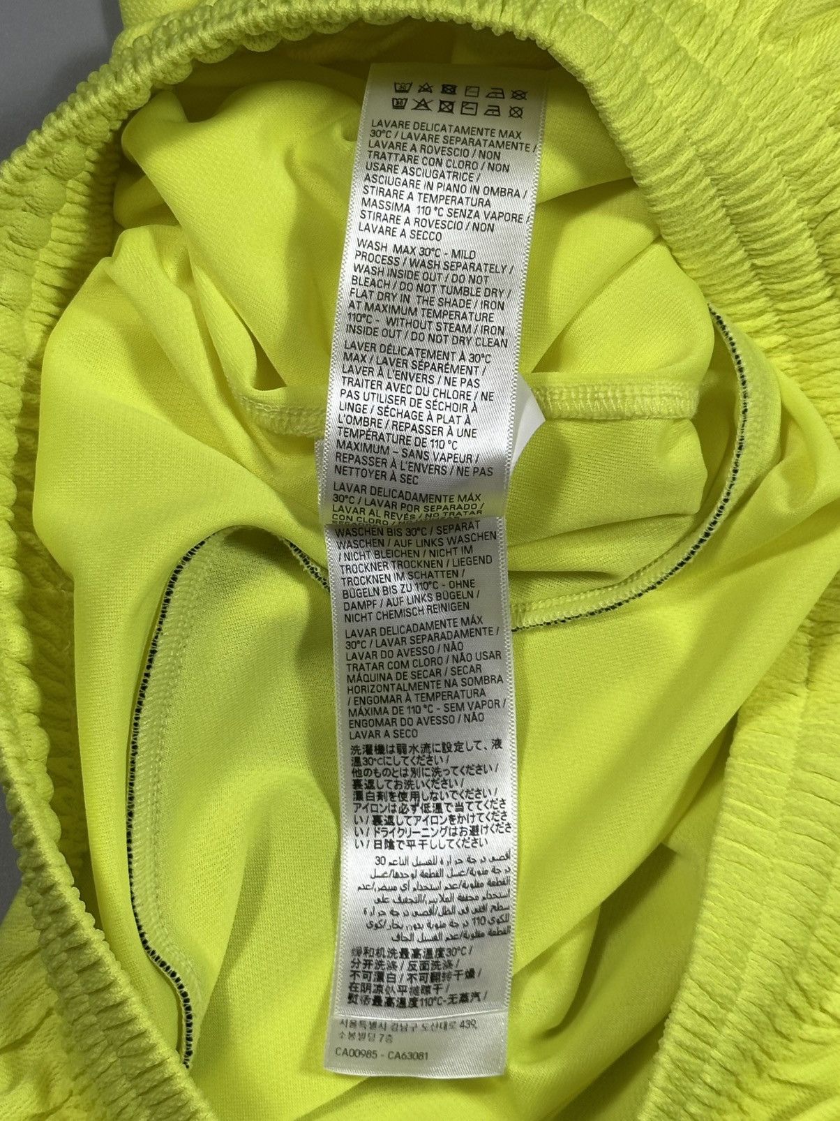 Balenciaga Balenciaga Baggy Oversized Logo Soccer Shorts Neon Yellow Size US 32 / EU 48 - 18 Thumbnail