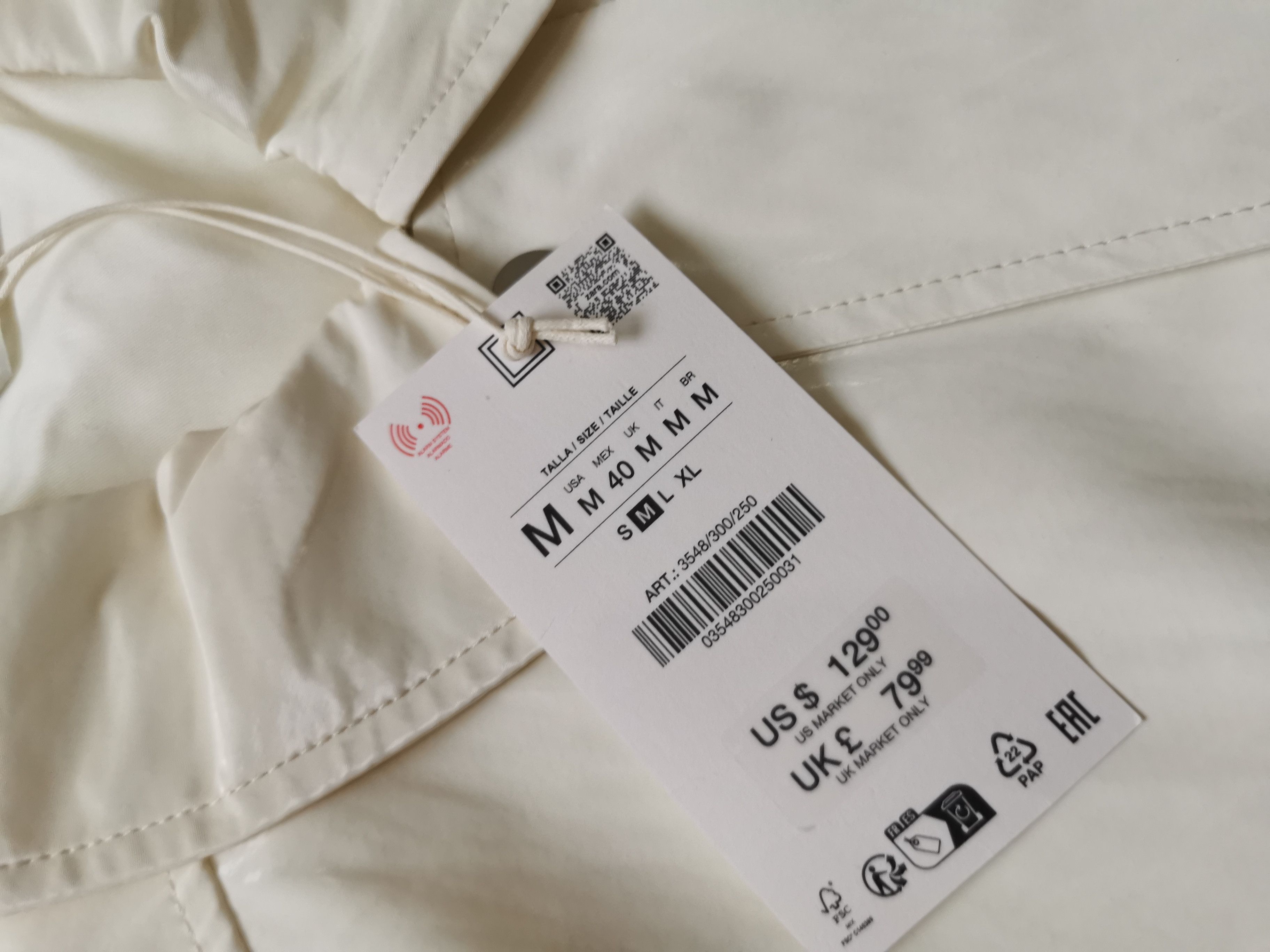 Zara Zara relaxed fit jacket, shinny finish size M Brand new Size US M / EU 48-50 / 2 - 7 Thumbnail