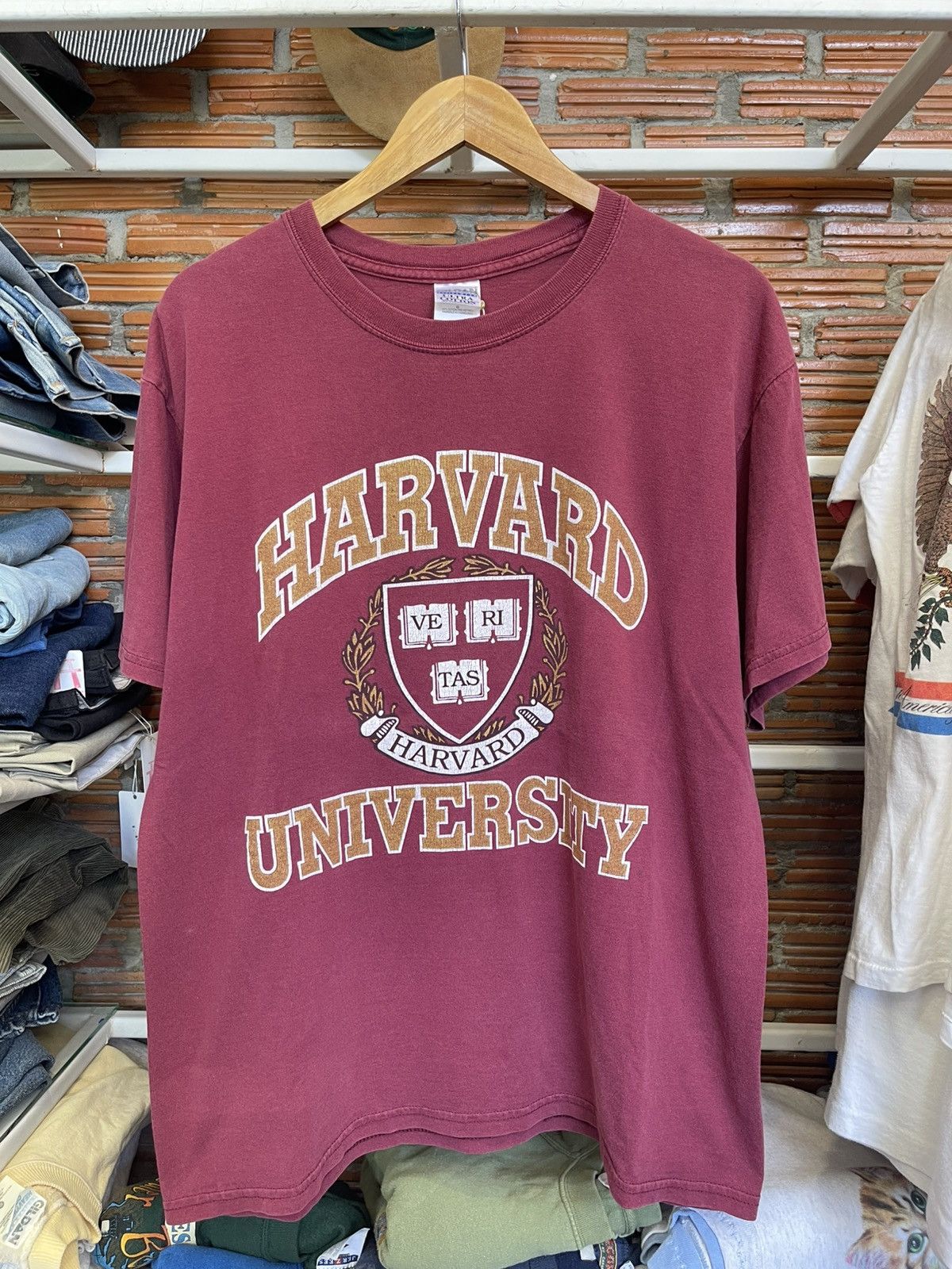Vintage Vintage Y2K Harvard University T shirt Size US L / EU 52-54 / 3 - 1 Thumbnail