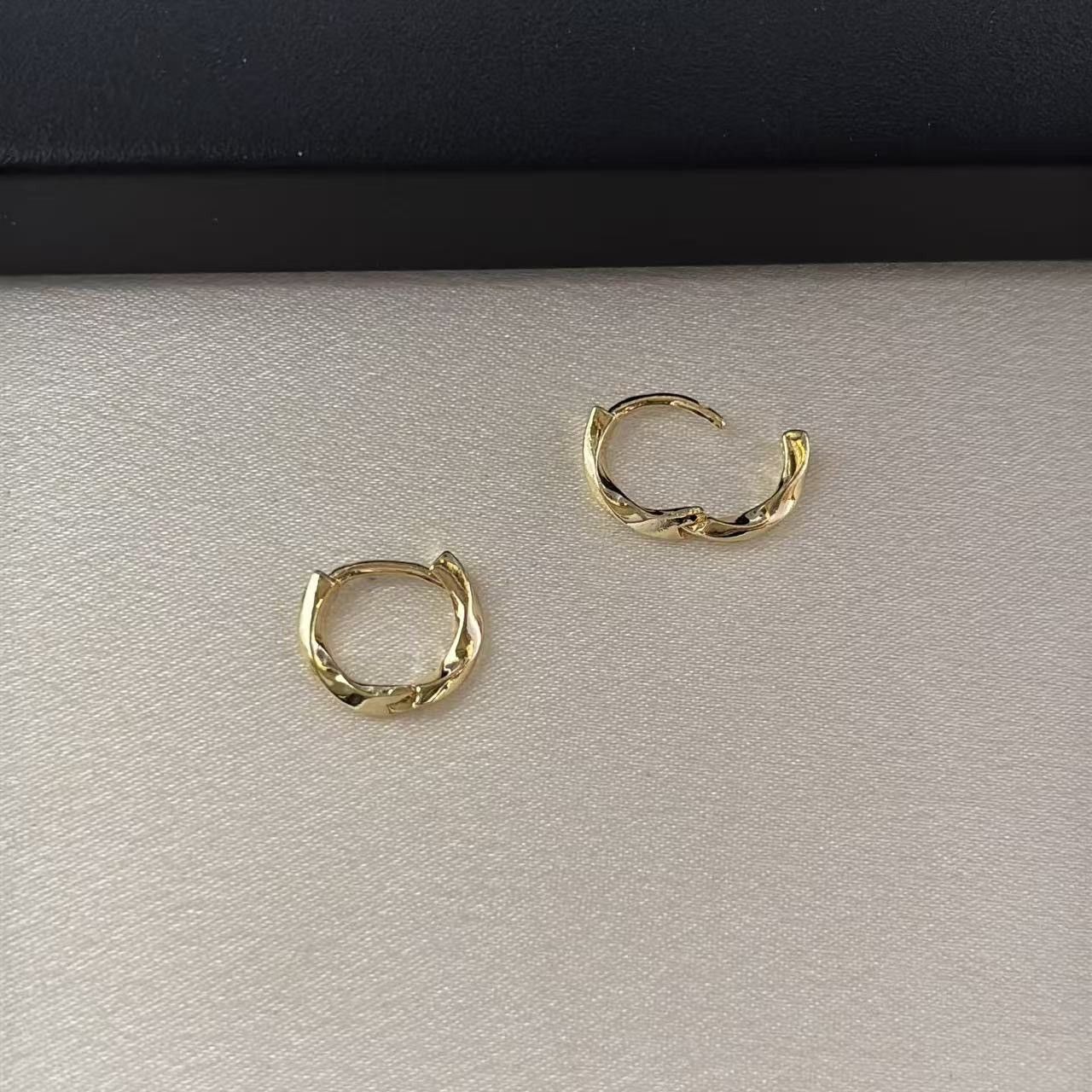 Other 13mm Irregularly Twisted Small Hoop Earrings for Women Size ONE SIZE - 4 Thumbnail
