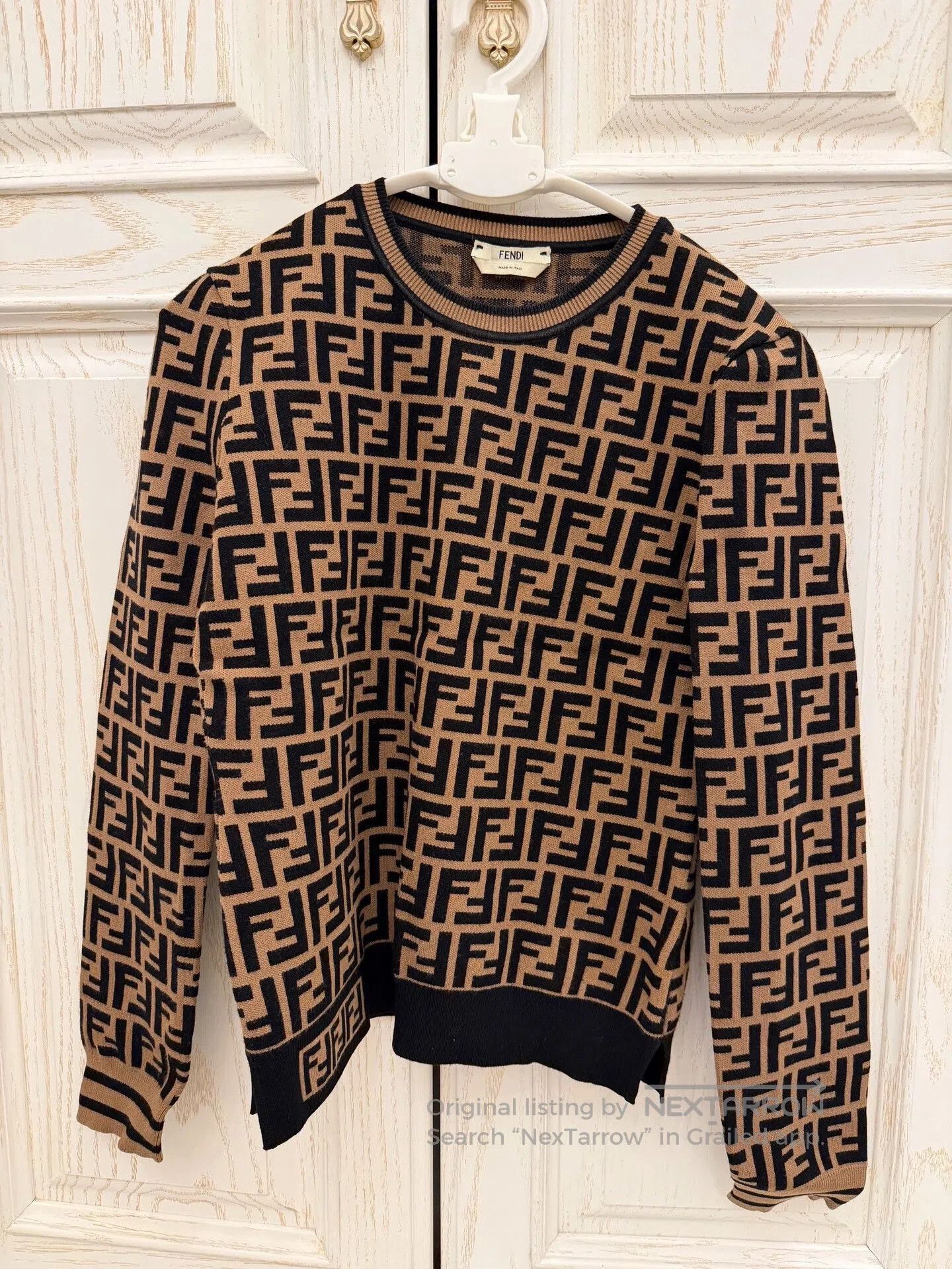 fendi long sleeve knitted printed sweater.