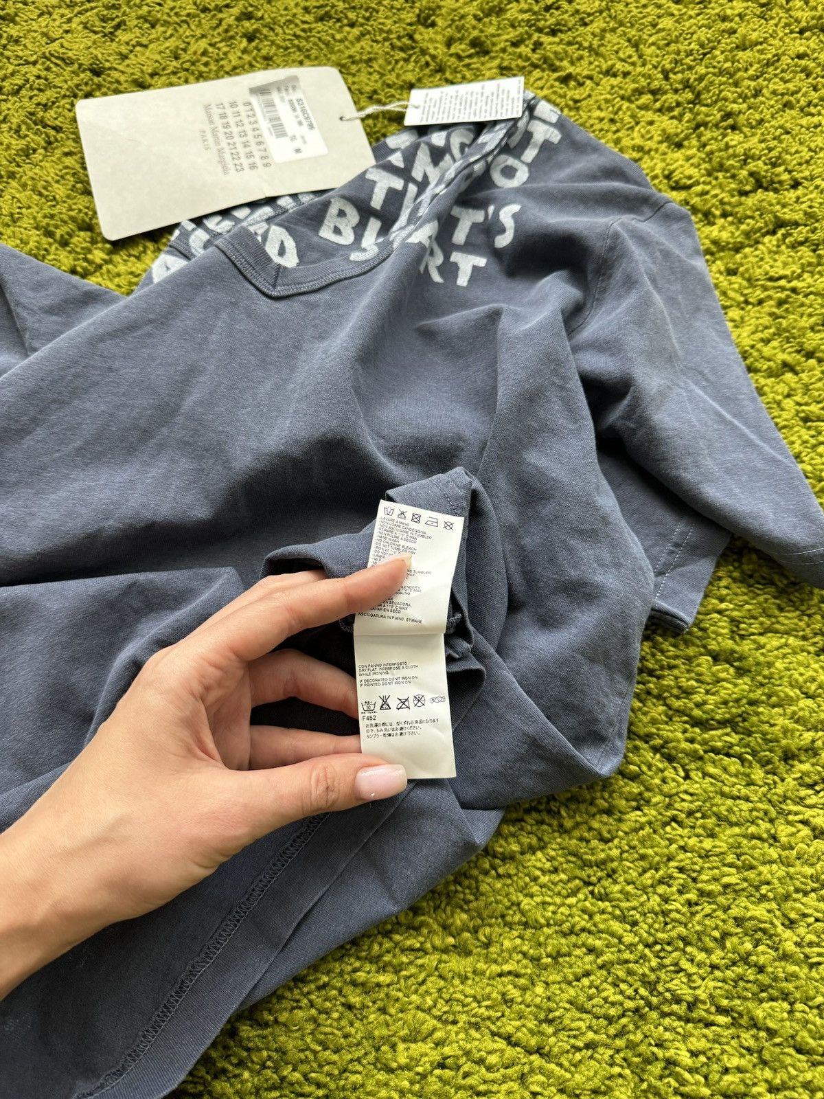 Designer × Maison Margiela Maison Martin Margiela A/W 2011 BNWT AIDS t-shirt Size US M / EU 48-50 / 2 - 7 Thumbnail