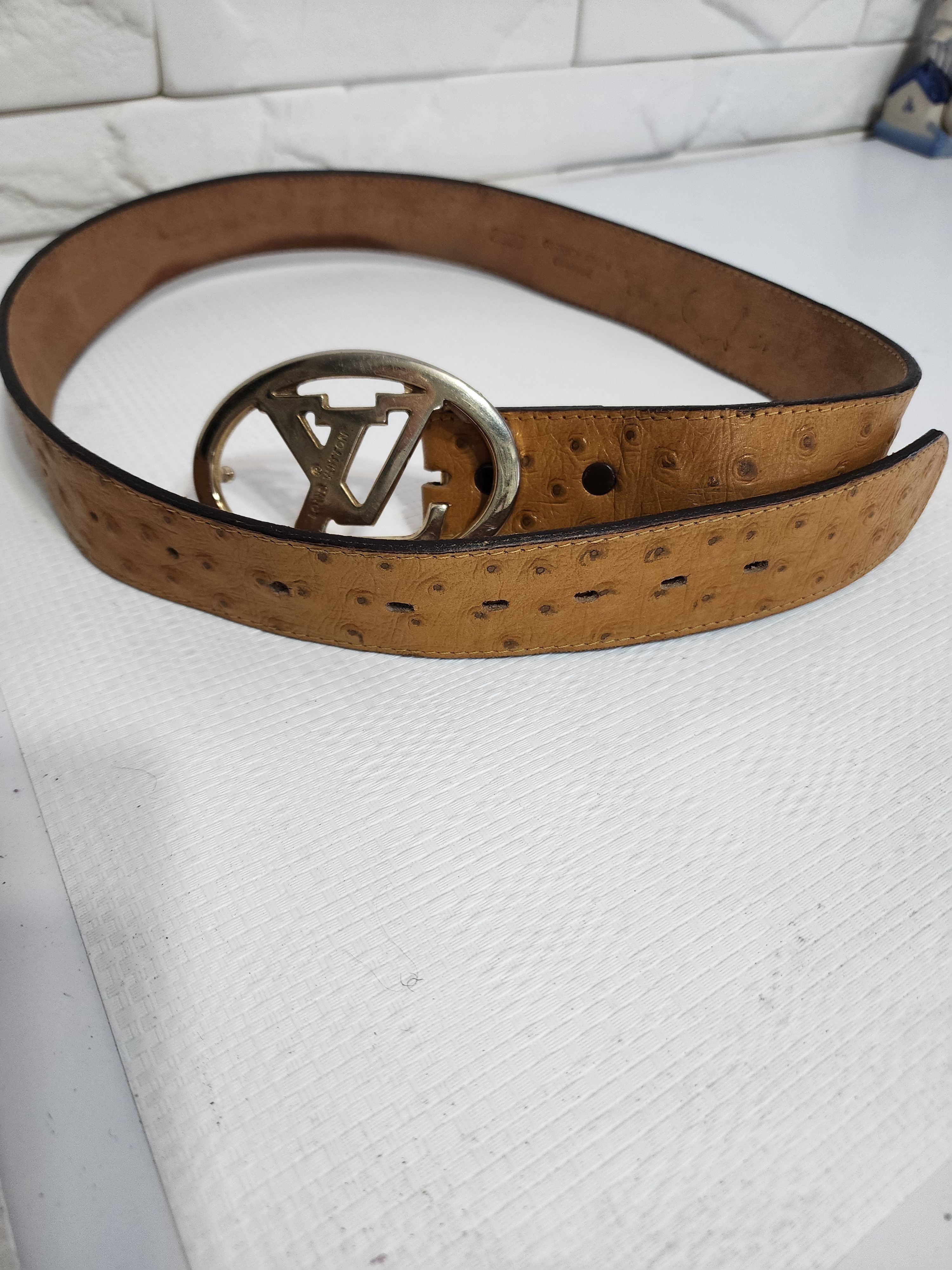 Uniqlo Leather belt. Genuine Leather Belt. Metal Buckle. Size ONE SIZE - 4 Thumbnail