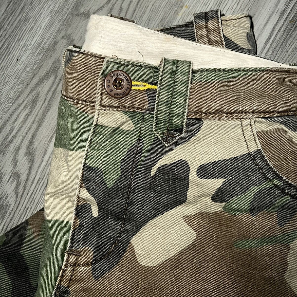 Japanese Brand Vintage Y2K Camo low rise slim pants 🧚🏻🧑🏻‍🎤 Size 28" / US 6 / IT 42 - 7 Thumbnail