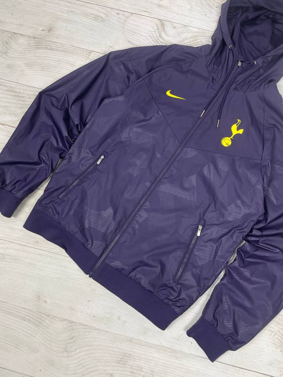 Nike Nike Tottenham Hotspur Windrunner 2017 2018 Soccer Jacket Size US S / EU 44-46 / 1 - 3 Thumbnail