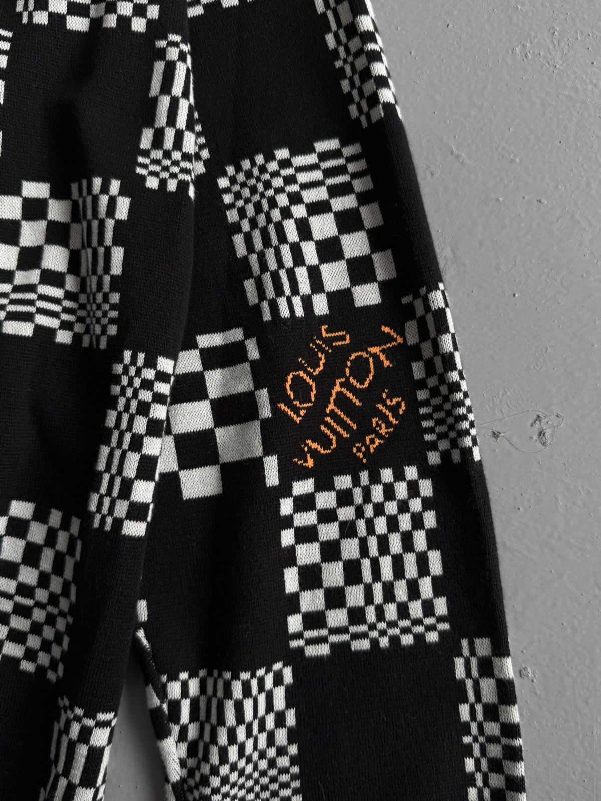 Louis Vuitton Louis Vuitton - Distorted Damier Monogram Crewneck Size US XL / EU 56 / 4 - 7 Thumbnail