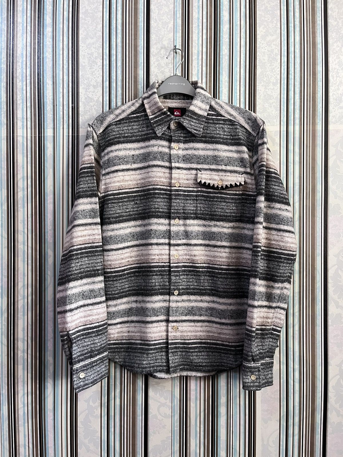 Quiksilver Mountain & wave embroidery striped #D2 Size US M / EU 48-50 / 2 - 1 Thumbnail