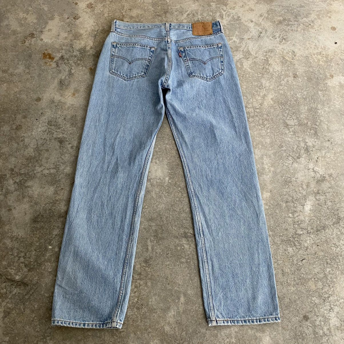 Levi's Size 32x31.5 Vintage Late 90’s Levis 501 Light Blue Jeans Size US 32 / EU 48 - 9 Thumbnail