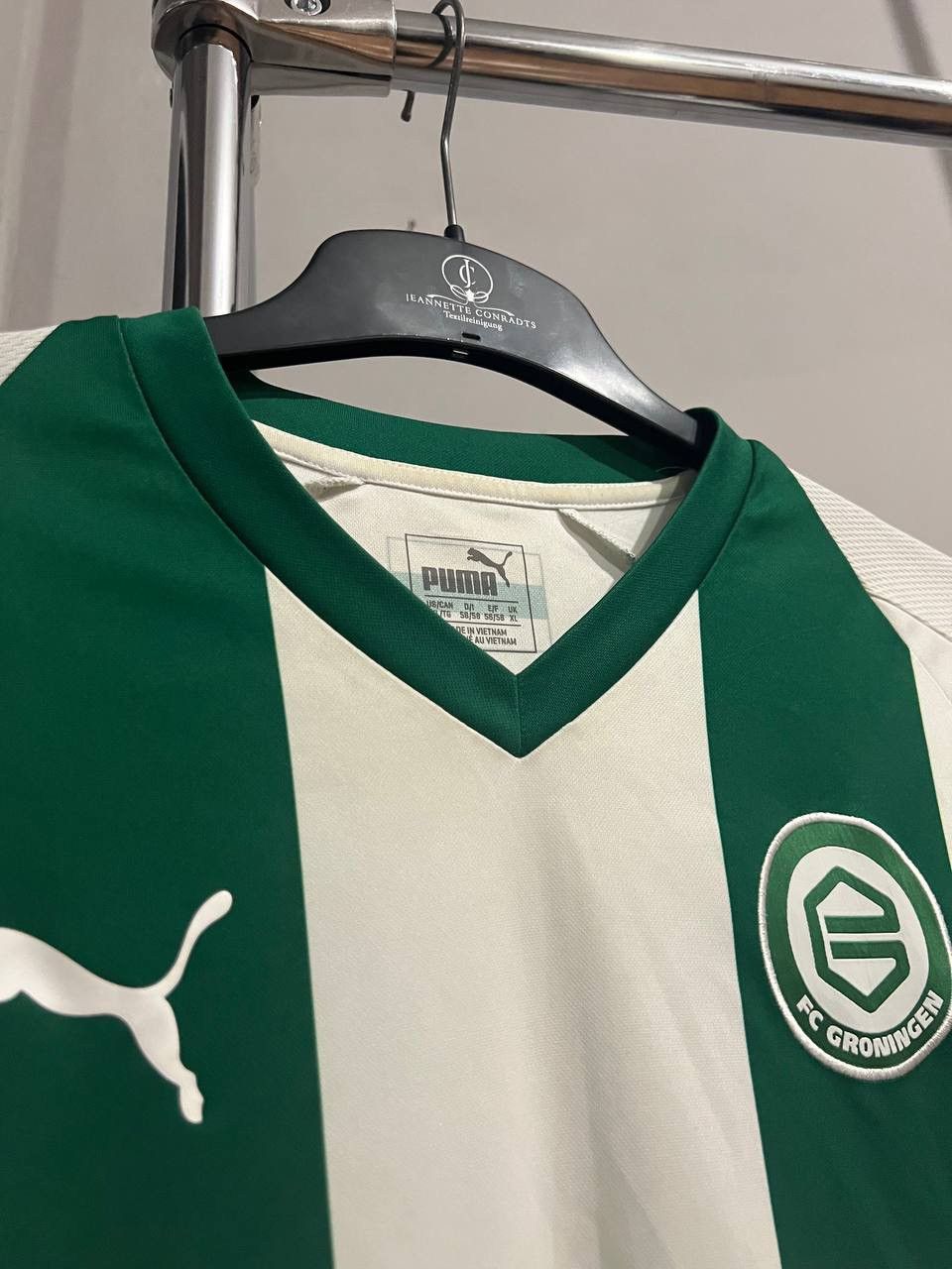 Puma 2017/18 FC GRONINGEN #10 MATCH WORN SOCCER JERSEY SHIRT XL Size US XL / EU 56 / 4 - 6 Thumbnail