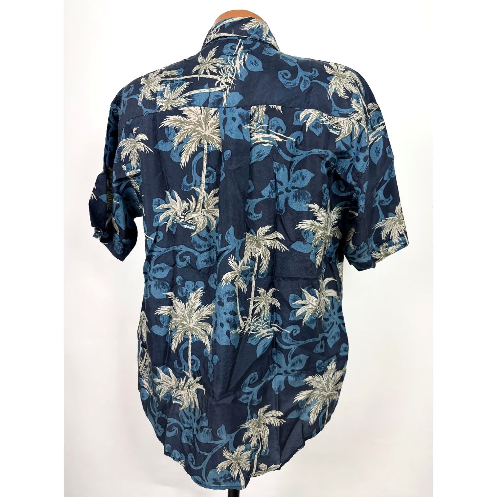 Vintage VINTAGE 90s Summa Hawaiian Shirt Men S Oversized Floral Palm Tree Luau Navy Button-Up Shirt Size US S / EU 44-46 / 1 - 6 Thumbnail