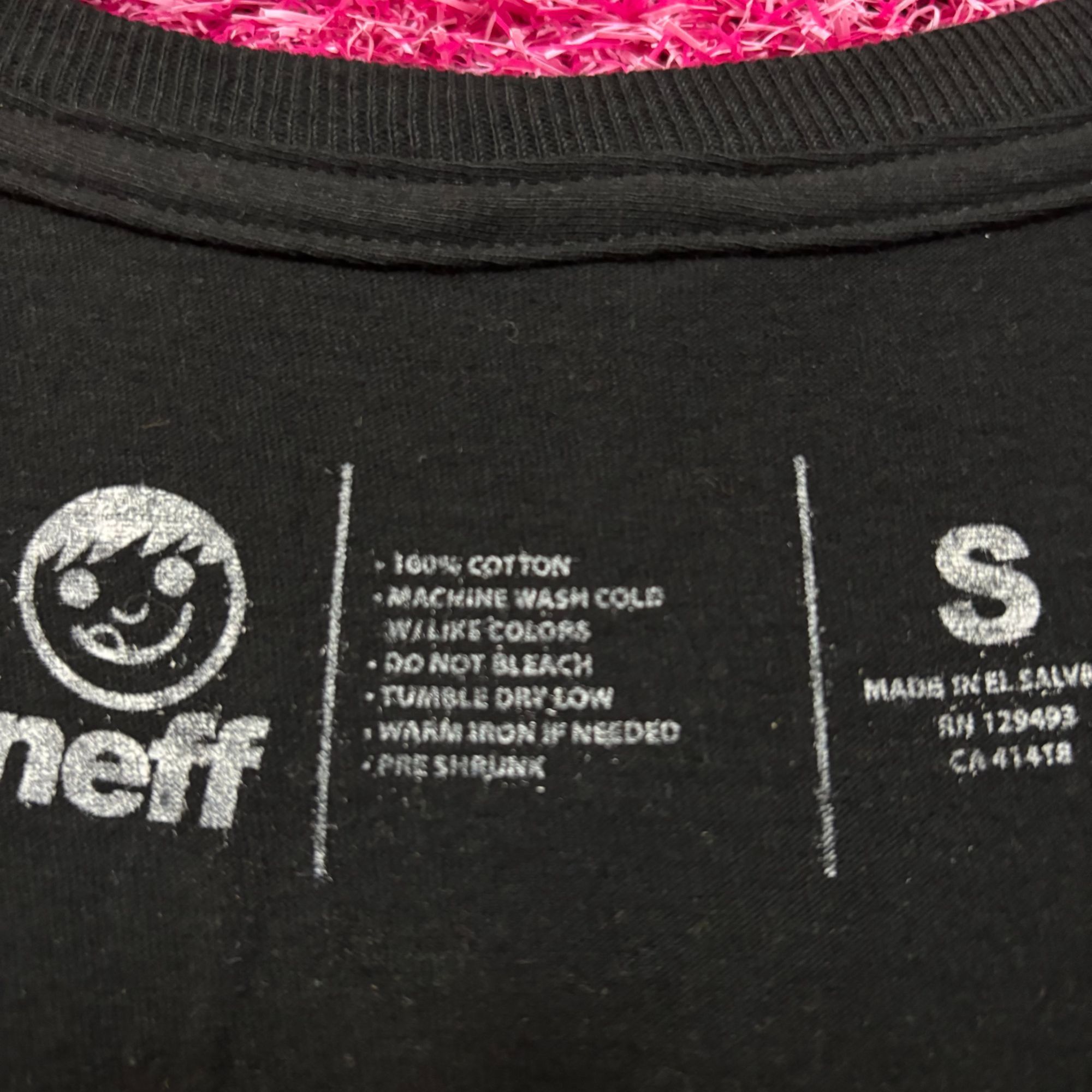 NEFF Neff Company Earth UFO Invasion Graphic Design T-Shirt Small Size US S / EU 44-46 / 1 - 4 Thumbnail