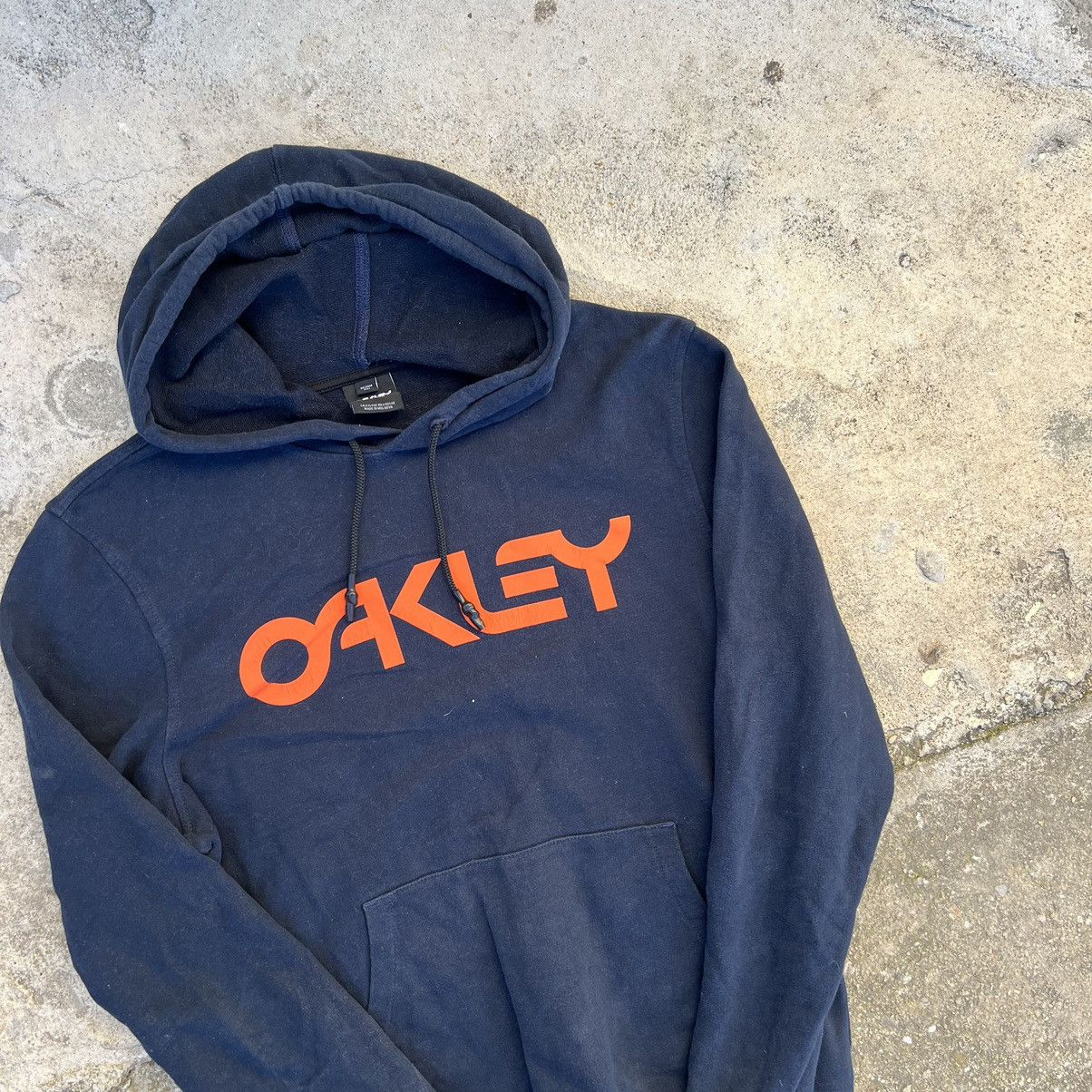 Oakley × Vintage Vintage Oakley Center Logo Embroidery Hoodie Size US M / EU 48-50 / 2 - 4 Thumbnail