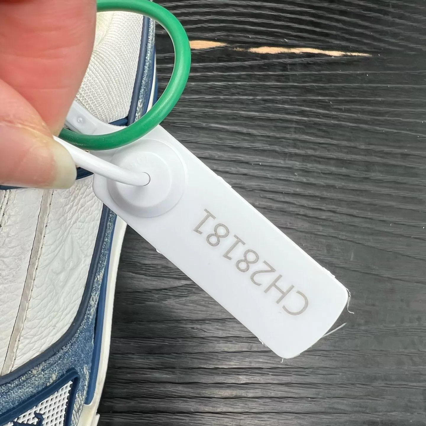 Louis Vuitton LV Trainer White & Blue Denim 5/39 Original Box Size US 6 / EU 39 - 9 Thumbnail