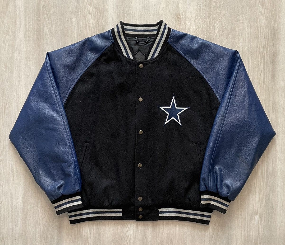 Vintage Vintage 90s NFL Game Day Dallas Cowboys Bomber Jacket Sz L Size US L / EU 52-54 / 3 - 2 Thumbnail