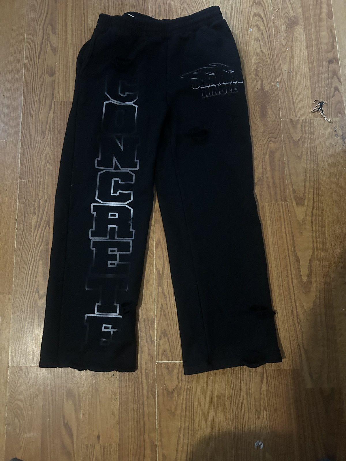 Japanese Brand × Vintage Concrete Jungle Sweatpants Size US 36 / EU 52 - 2 Thumbnail