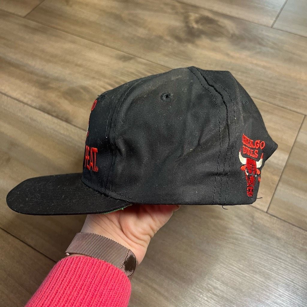 Sports Specialties Vintage 90s Chicago Bulls 3 Peat Champions Snapback Hat Cap Size ONE SIZE - 4 Thumbnail