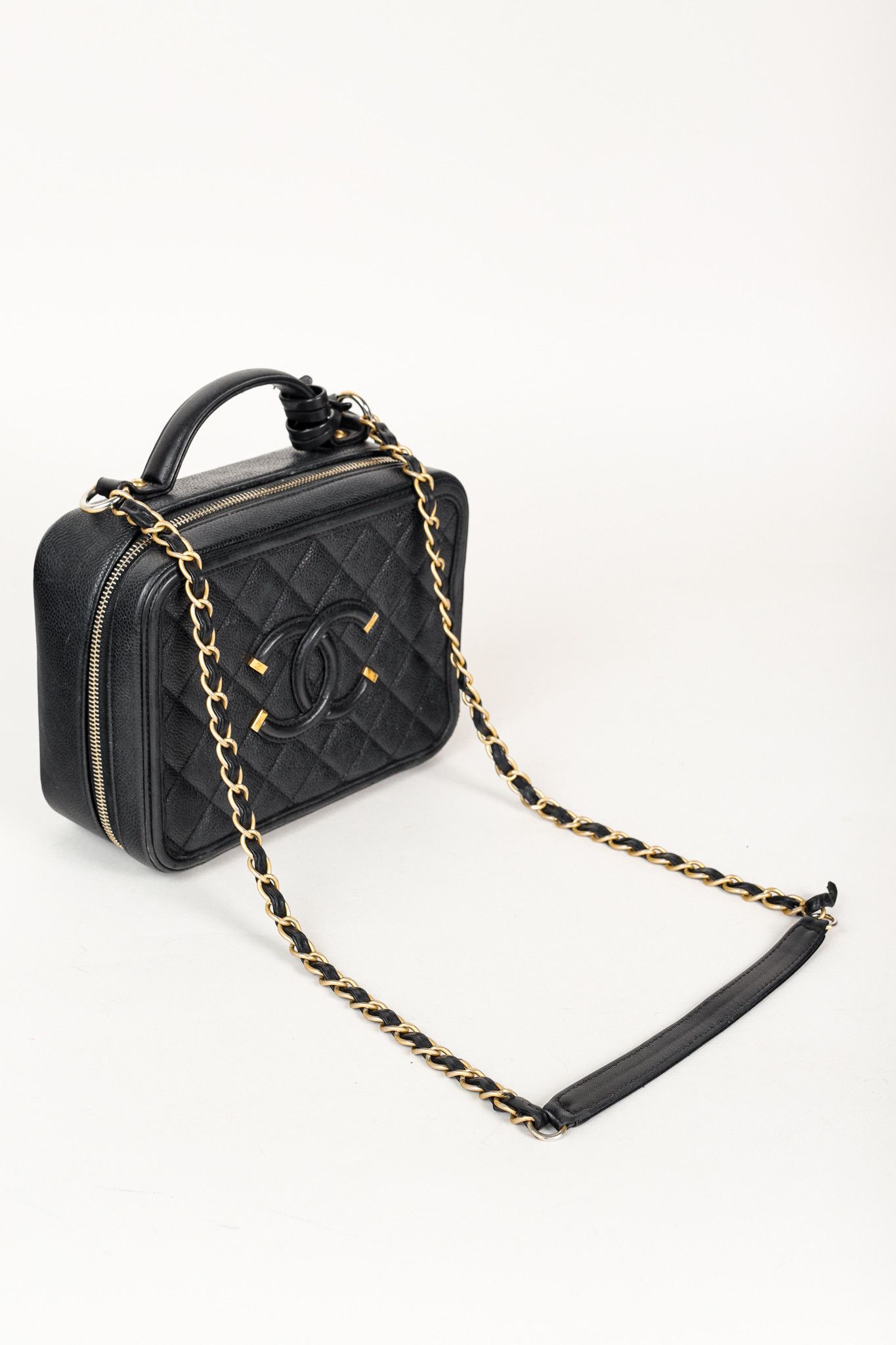 Chanel Chanel Filigree Medium Black Caviar Quilted CC Vanity Case Size ONE SIZE - 6 Thumbnail