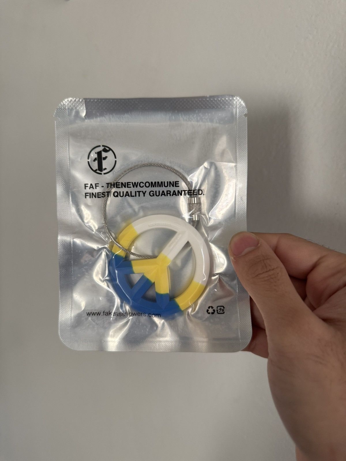 Complex COMPLEXCON FAF Peace for Ukraine Silicone Keychain/Key Charm Size ONE SIZE - 1 Thumbnail