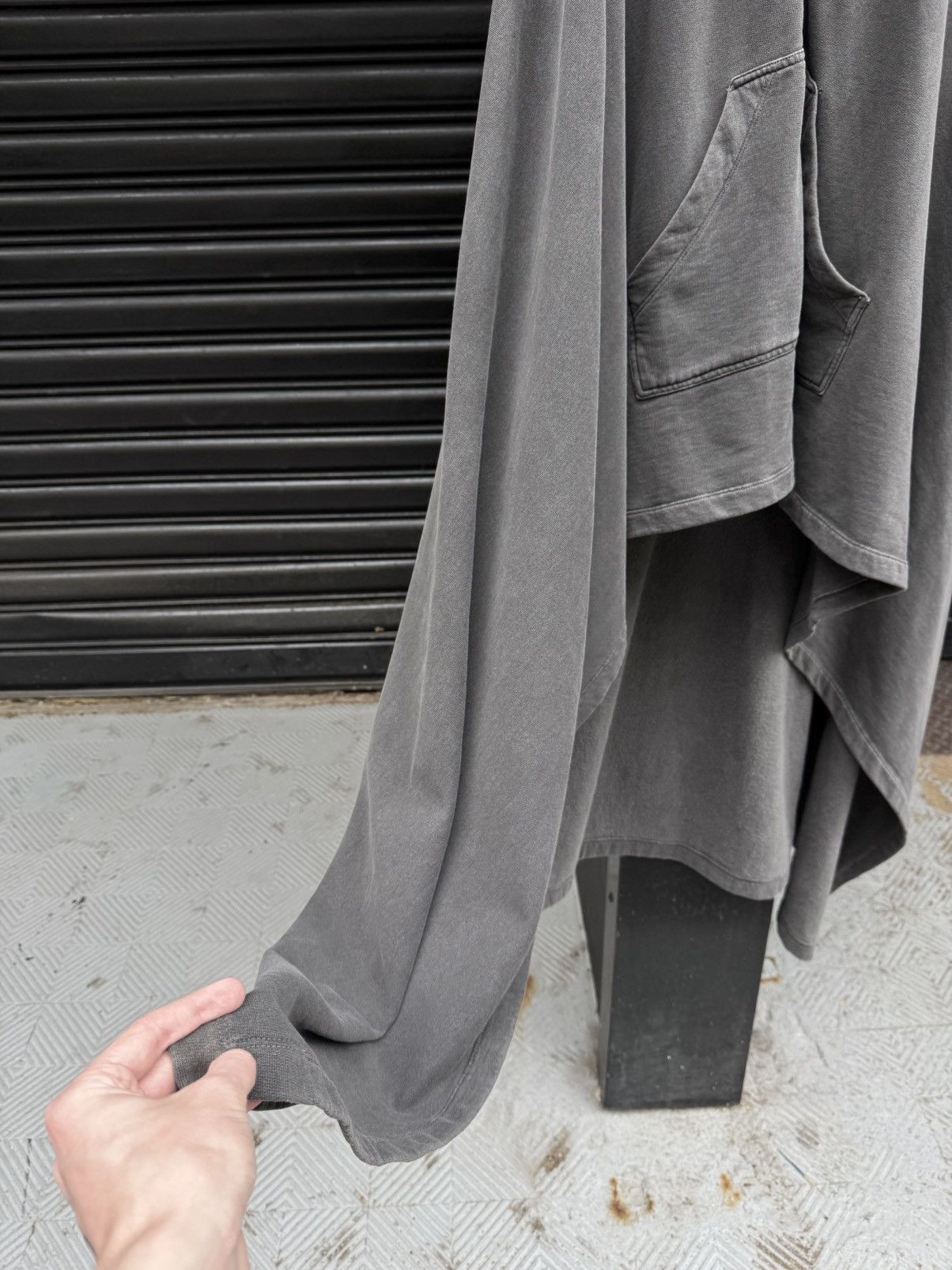 Raf Simons Raf Simons AW04 Waves Cape Size US M / EU 48-50 / 2 - 4 Thumbnail