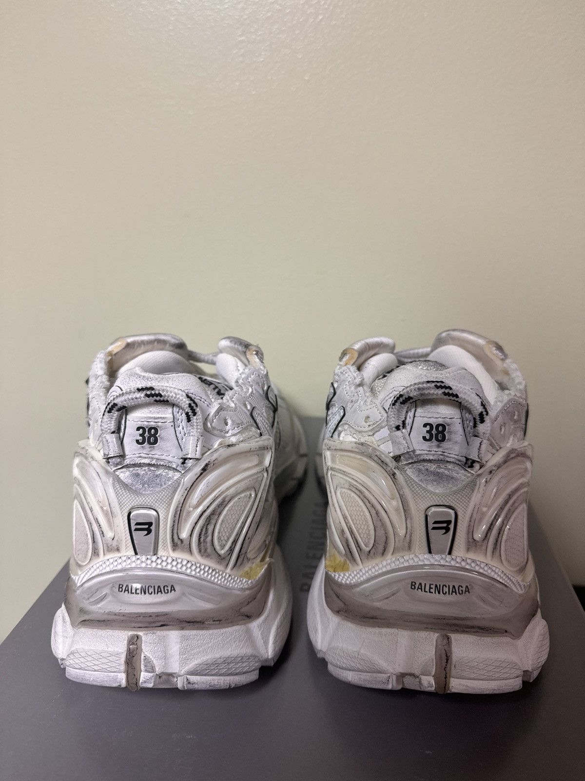 Balenciaga Balenciaga White Kith Runner 38 LIMITED Size US 6 / EU 39 - 7 Thumbnail