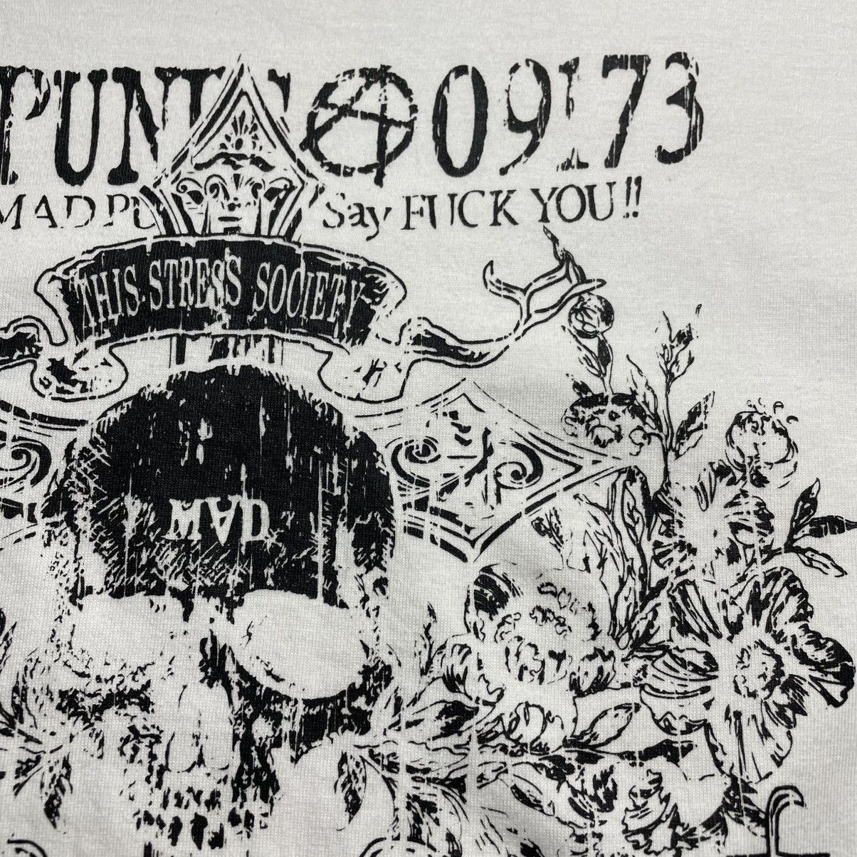 If Six Was Nine × Le Grande Bleu (L.G.B.) × Seditionaries 🇯🇵 MAD PUNK ACID JAZZ MEN SKULL CROSS WORDING TSHIRT Size US M / EU 48-50 / 2 - 9 Thumbnail