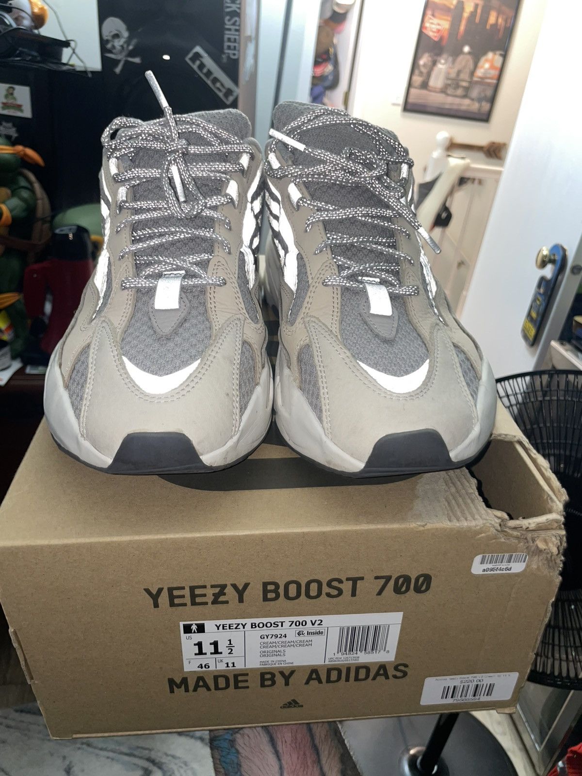 Yeezy Yeezy boost 700 v2 cream Size US 11.5 / EU 44-45 - 1 Thumbnail