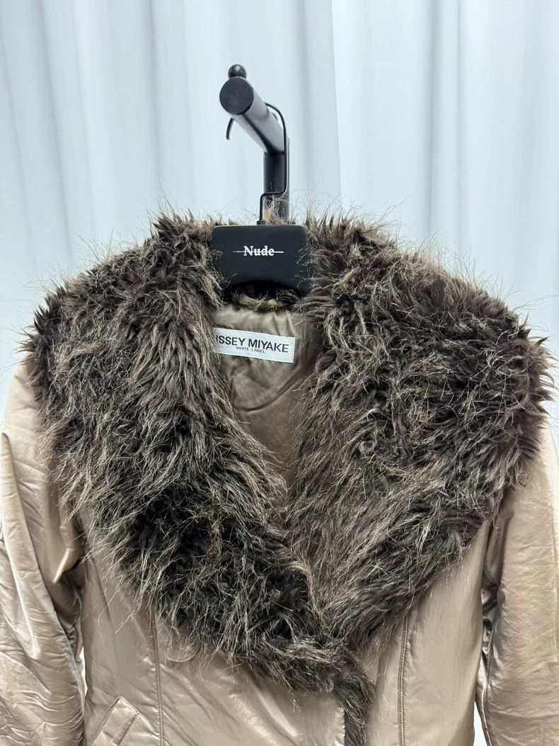Issey Miyake Issey miyake Coat with fur collar and waist jacket 2505-Nex Size US M / EU 48-50 / 2 - 2 Thumbnail