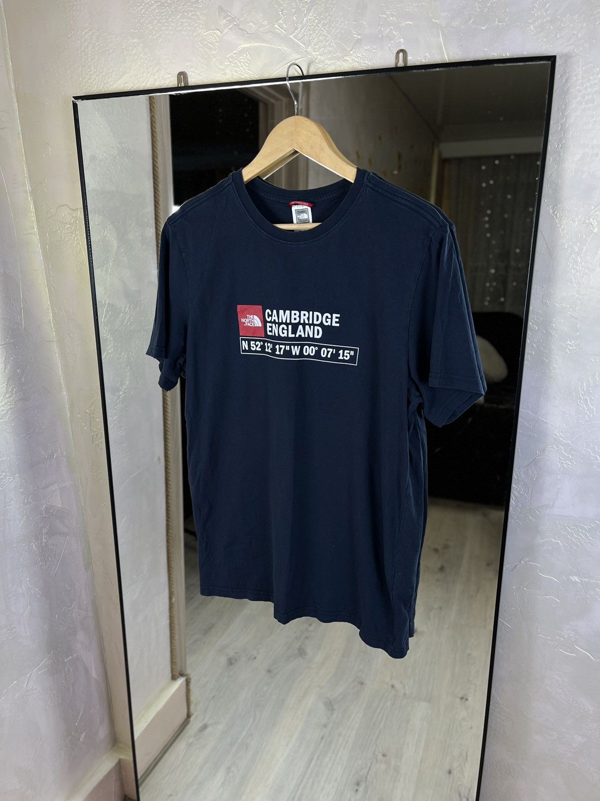 The North Face The North Face Cambridge Coordinates Tee Navy/Red Logo Size US L / EU 52-54 / 3 - 1 Thumbnail