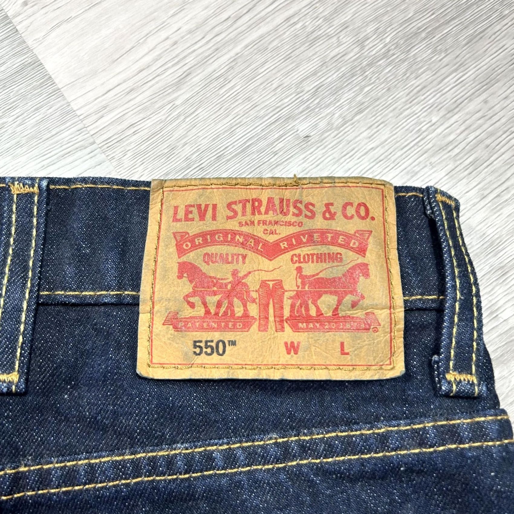 Levi's Levi's 550 Relaxed Jeans Mens W44 L29 Blue Denim Dark Wash Stretch Tapered 550 Jeans Size US 39 - 4 Thumbnail