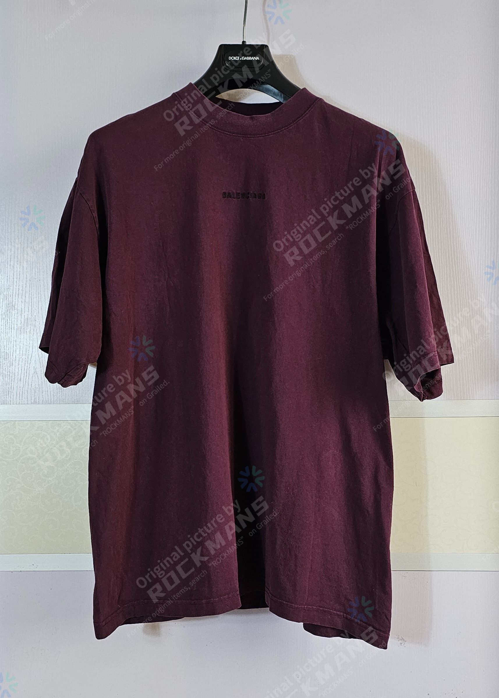 Balenciaga balenciaga burgundy short sleeve logo os t-shirt size L Size US L / EU 52-54 / 3 - 1 Thumbnail