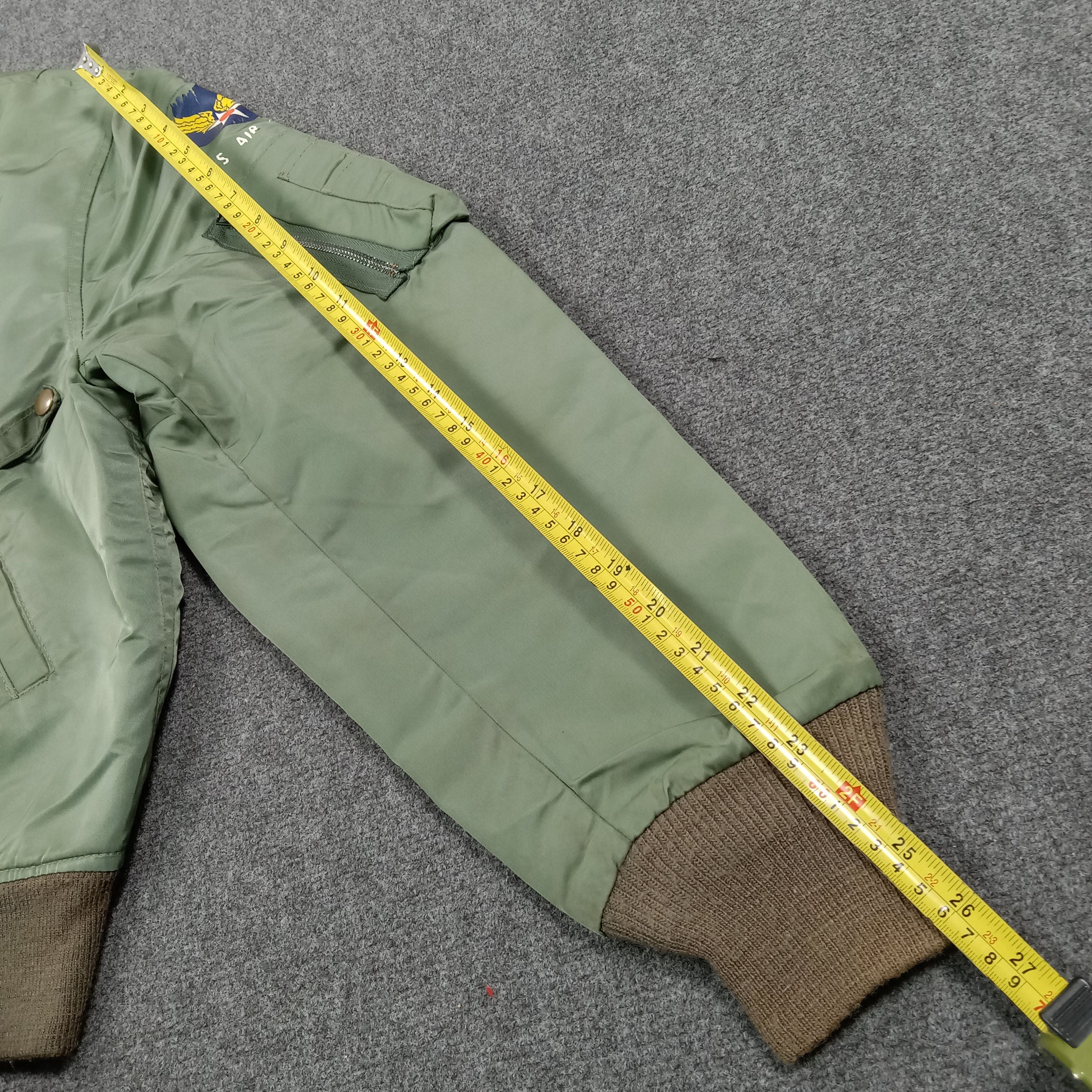 Vintage US Air Force Classic MA-1 Flight Bombers Jacket C277N21 Size US L / EU 52-54 / 3 - 7 Thumbnail