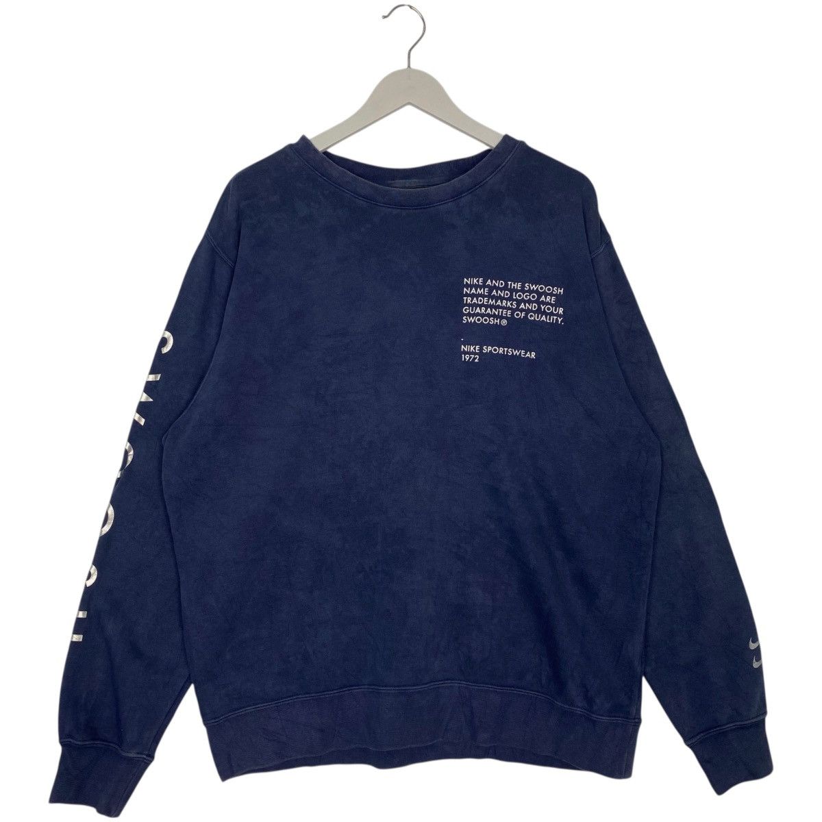 Vintage Vintage Nike Sweatshirt Small Logo Navy Blue Pullover Size L Size US L / EU 52-54 / 3 - 1 Thumbnail