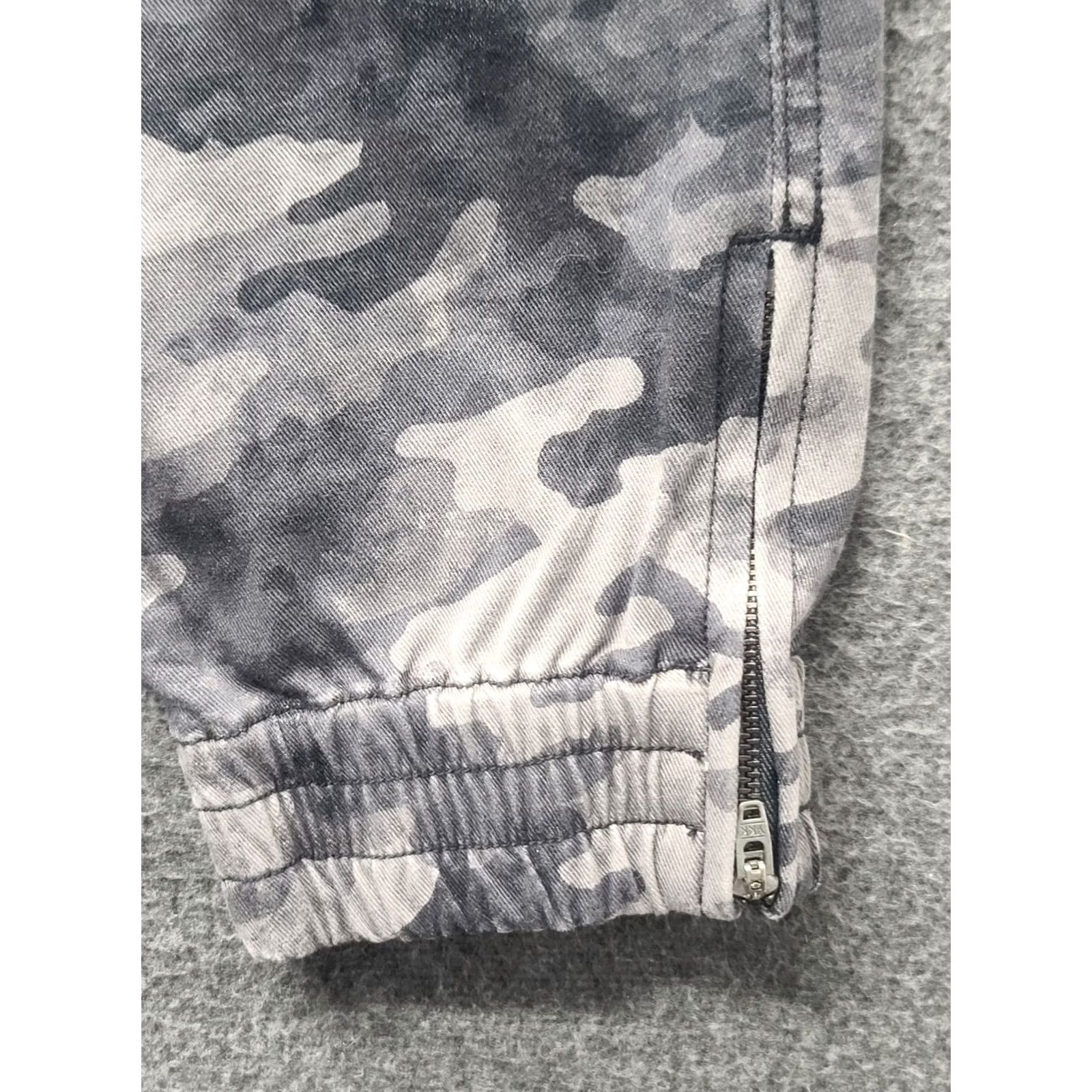 Spanx Spanx Womens XL Stretch Twill Cargo Jogger Activewear Athleisure Camouflage Size 40" / US 18 - 7 Thumbnail
