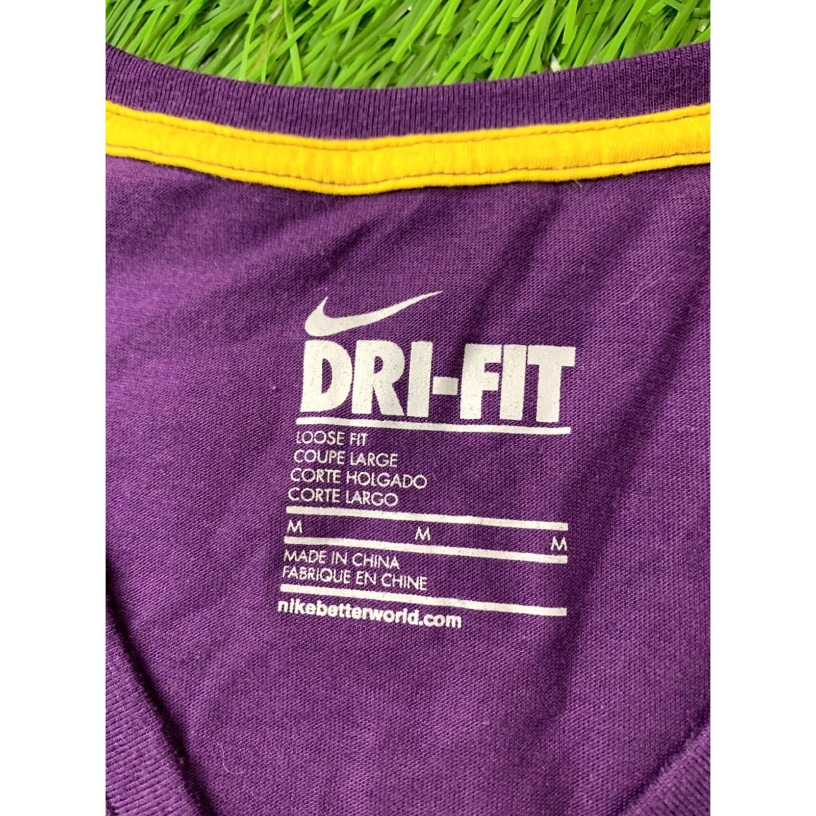 Nike Nike LIVESTRONG DRI-FIT 2013 ORIGINAL RUN TRAINING WOMEN SHIRT JERSEY M Violet LiveSTRONG Nike Dri-FIT Women Running Shirt Jersey M Women Shirts Size M / US 6-8 / IT 42-44 - 6 Thumbnail
